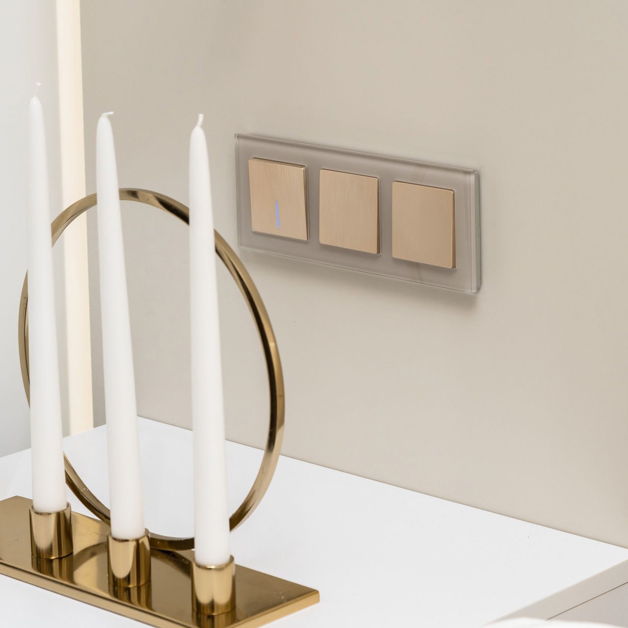 Выключатель одноклавишный проходной WERKEL (шампань рифленый) WL10-SW-1G-2W / W1112010 / a035611