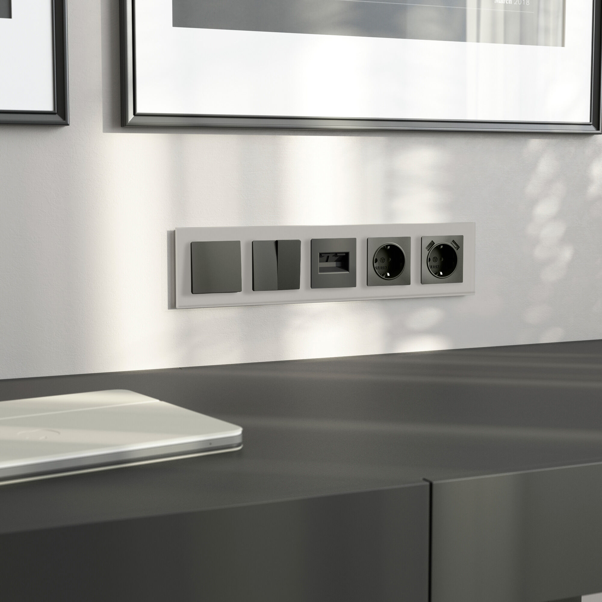 W0053117/ Рамка на 5 постов Senso (дымчатый, стекло soft-touch) W0053117