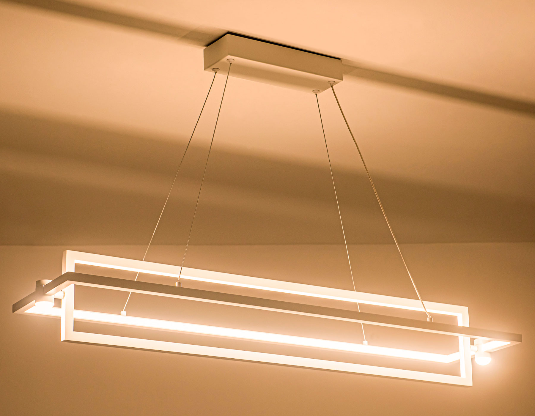 Подвесной LED светильник FL5735/2+2 WH белый 45W 3000K/4200K/6400K 900*220*1300 (без ПДУ)