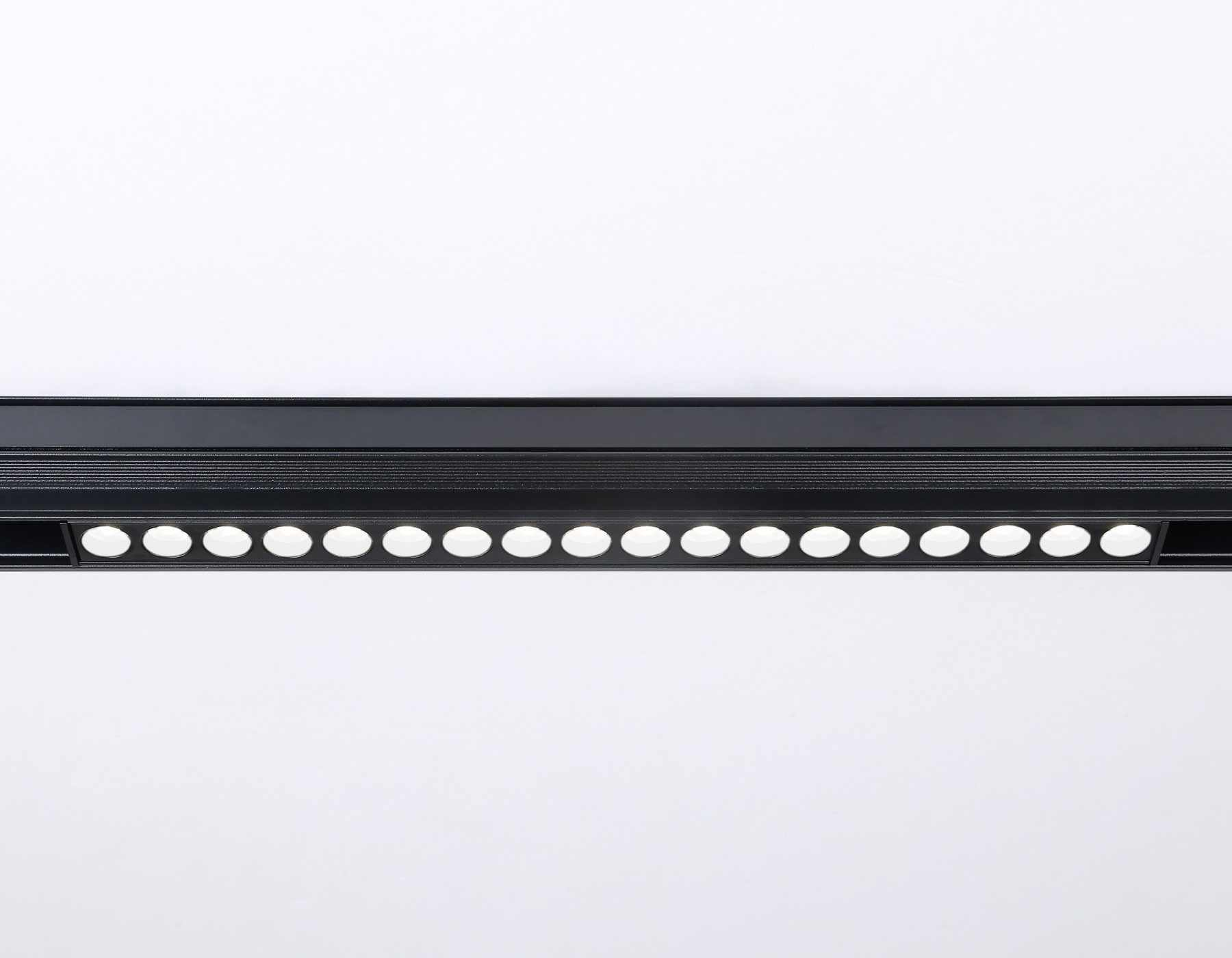 Трековый низковольтный светильник GL4030 BK черный IP20 18W 4200K 48V 24° 328*22*45