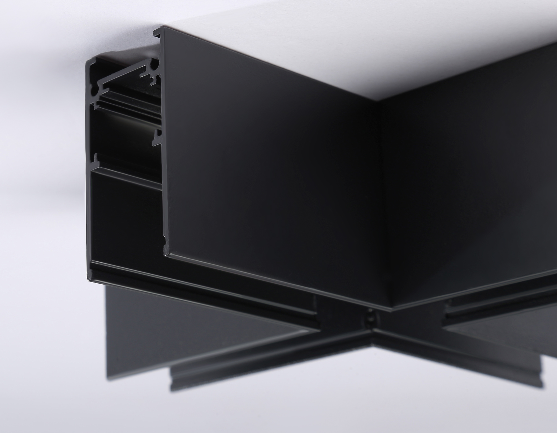 Коннектор X-образный для накладного шинопровода Ambrella GL3376 BK черный 170*170*53.7