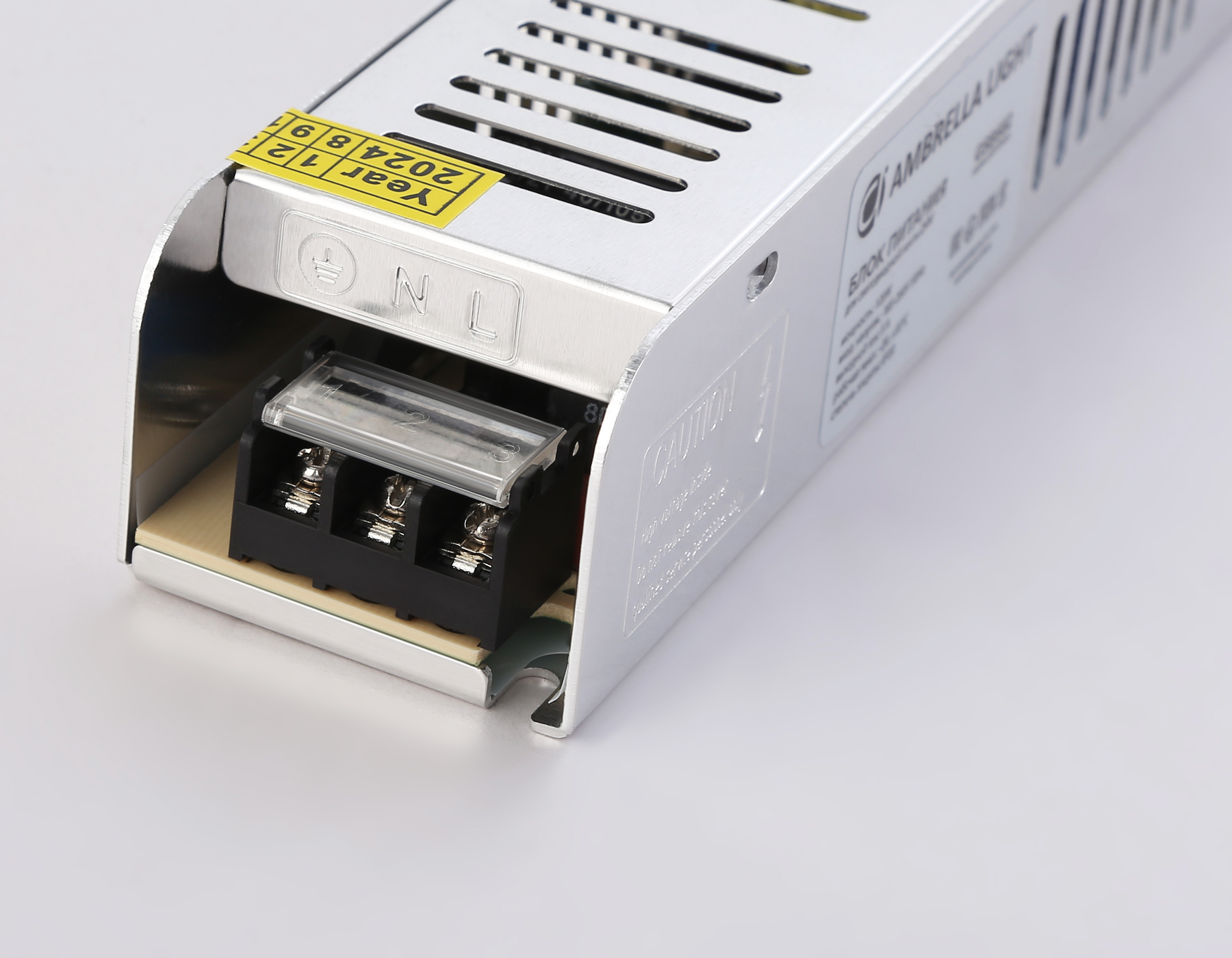 GS8682 блок питания 24V 120W 5A IP20 185-260V EMC 188*46*36 GS8682 блок питания 24V 120W 5A IP20 185-260V EMC 188*46*36