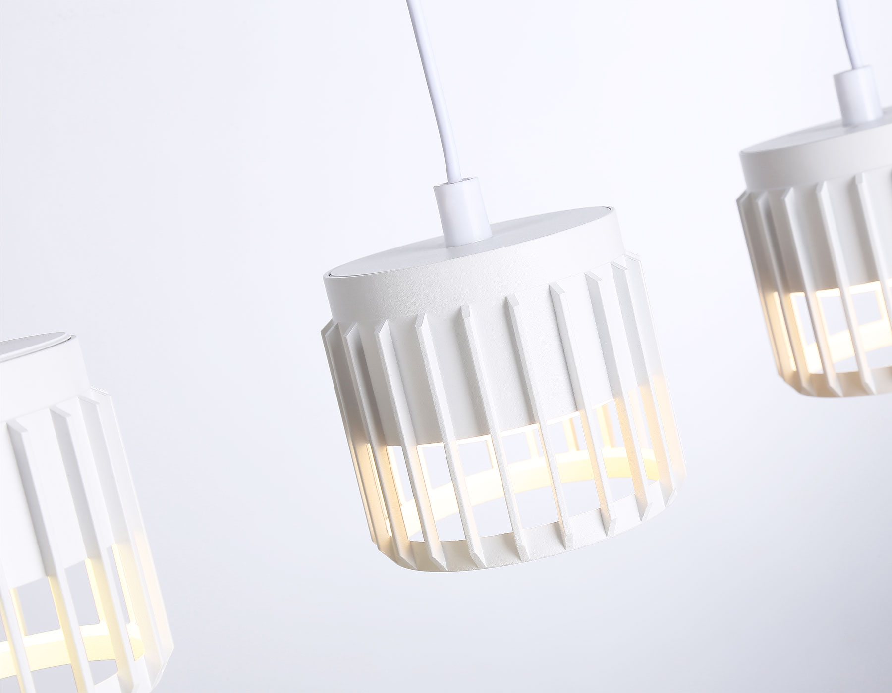 Светильник подвесной Ambrella TN71173/3 WH белый GX53/3 400*100*1080