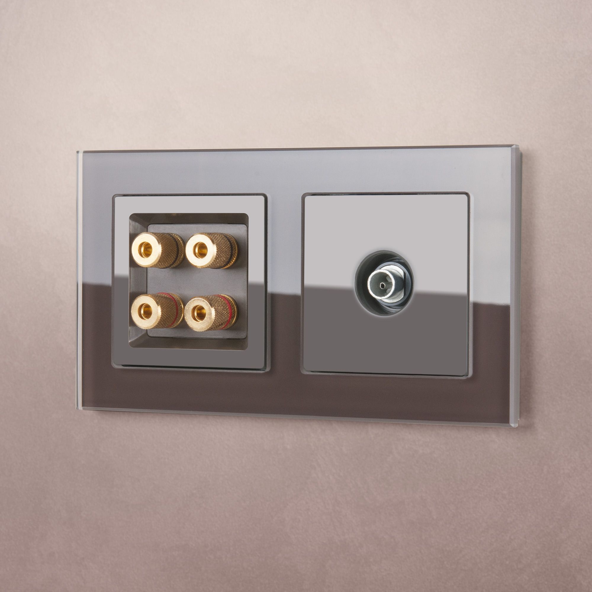 Рамка WERKEL Favorit на 2 поста (мокко, стекло) WL01-Frame-02 / W0021118 / a031793