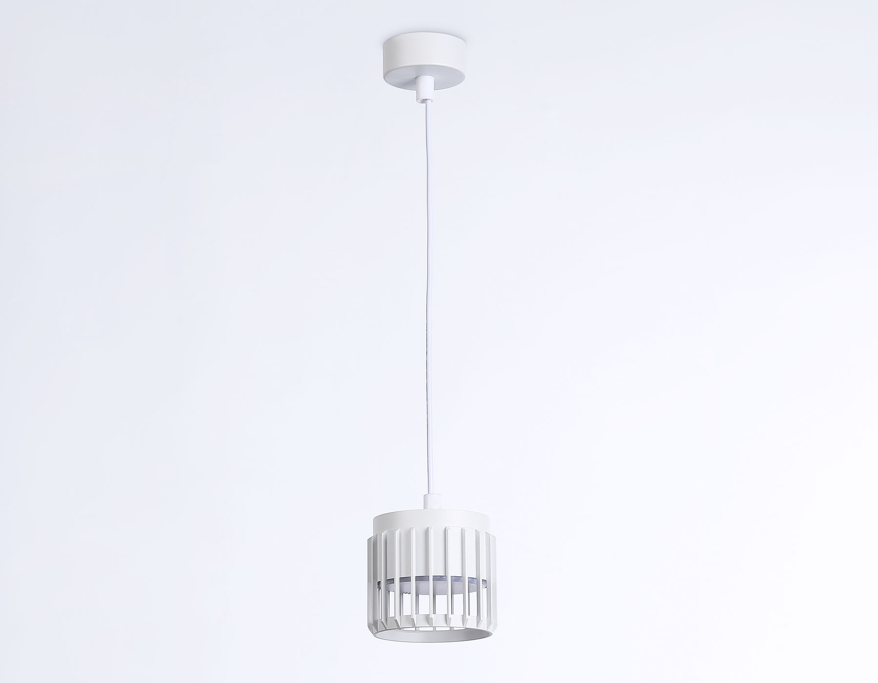 Светильник подвесной Ambrella TN71170 WH белый GX53 D100*1080