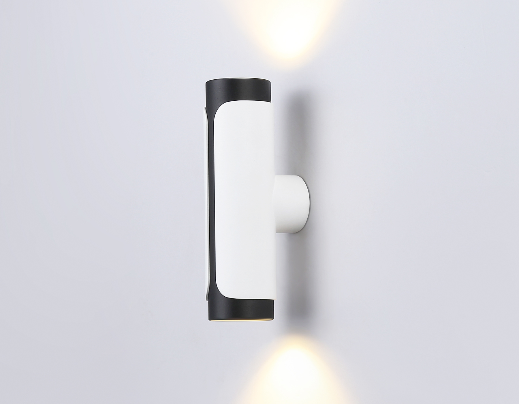 Настенный светильник Ambrella TN51614/2 WH/BK белый/черный GU10/2 D58*195*82