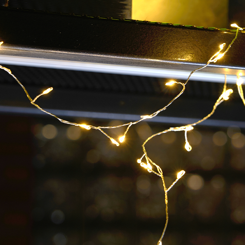 Светодиодная гирлянда Кластер (на проволоке) Feron CL584 линейная 400 LED 12м 2700К, c питанием от сети 230V, прозрачный шнур Светодиодная гирлянда Кластер (на проволоке) Feron CL584 линейная 400 LED 12м 2700К, c питанием от сети 230V, прозрачный шнур