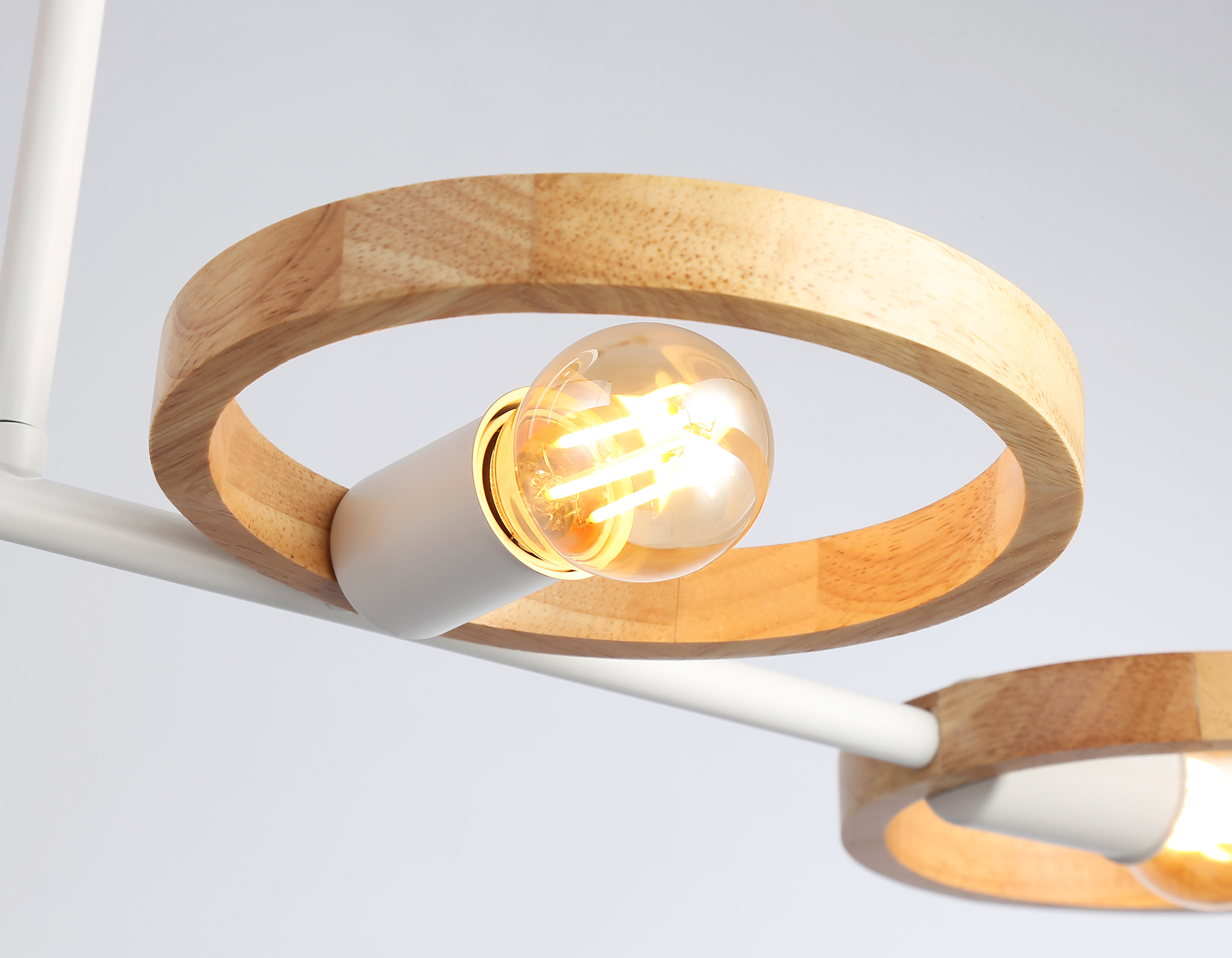 TR8247/4 WH/LWD белый/светлое дерево E27/4 max 40W 840*360*220