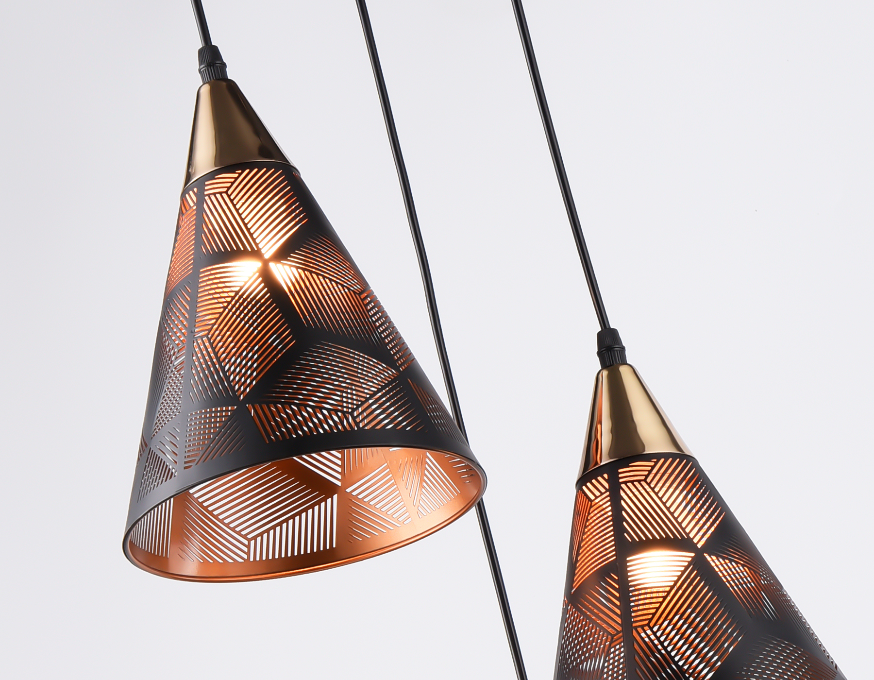 Светильник подвесной Ambrella TR8435/3 BK/FGD черный/золото E27/3 max 40W D180*800