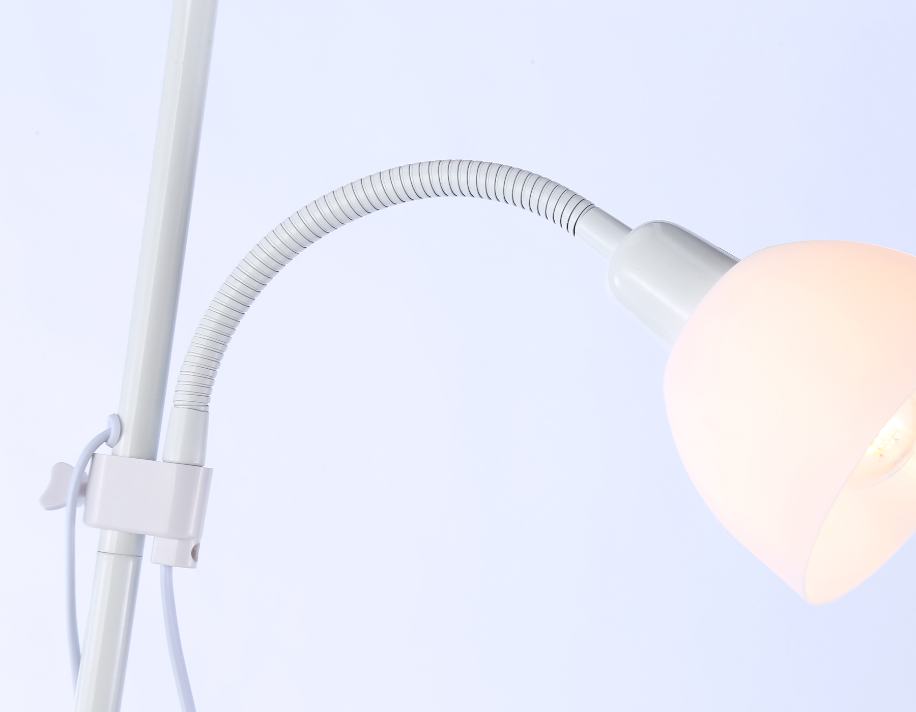 Торшер Ambrella TR97622/2 WH белый E27+E14 max 40W D245/100*1770