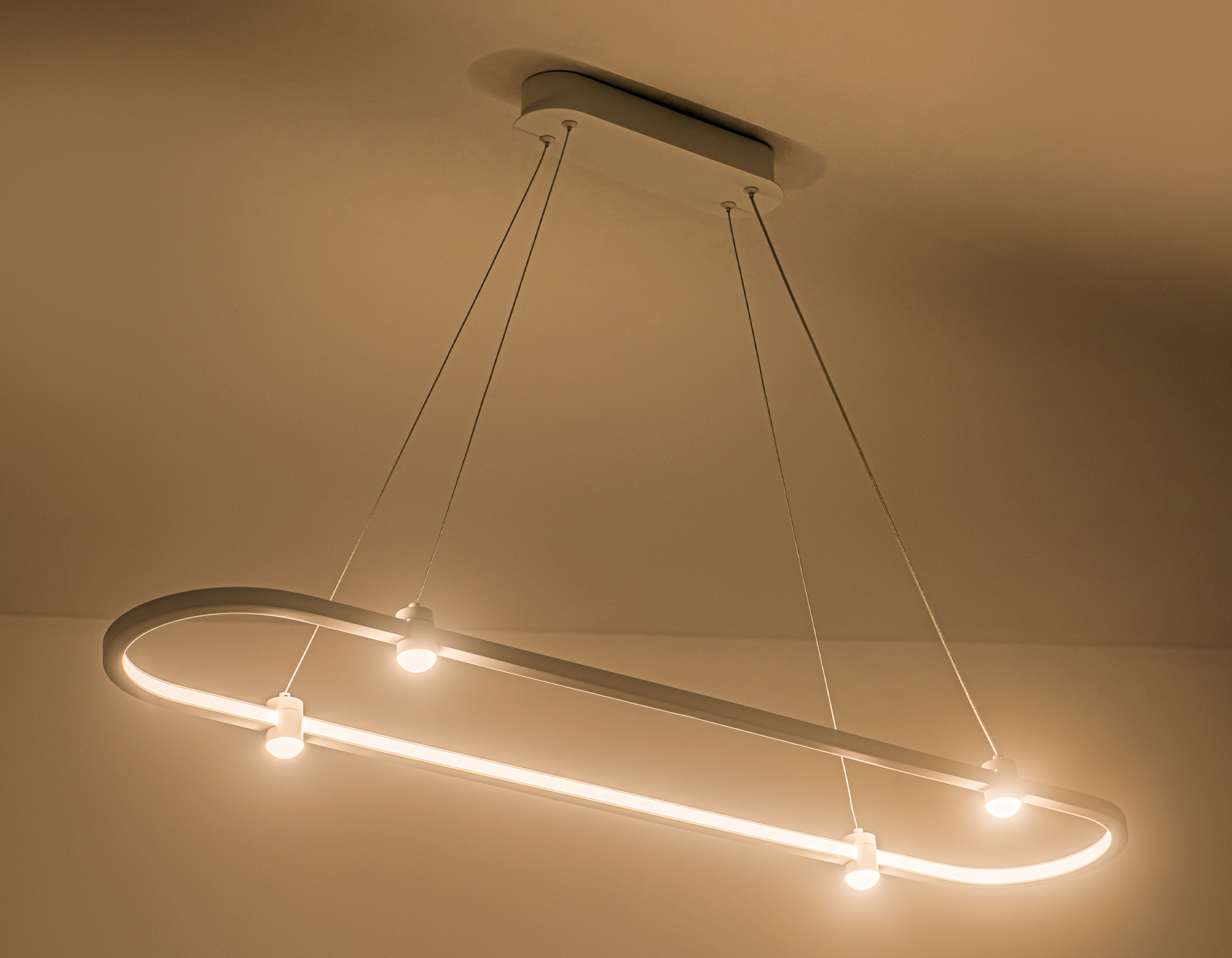 Подвесной LED светильник FL5588/1+4 WH белый 30W 3000K/4200K/6400K 1000*200*1300 (без ПДУ) Подвесной LED светильник FL5588/1+4 WH белый 30W 3000K/4200K/6400K 1000*200*1300 (без ПДУ)