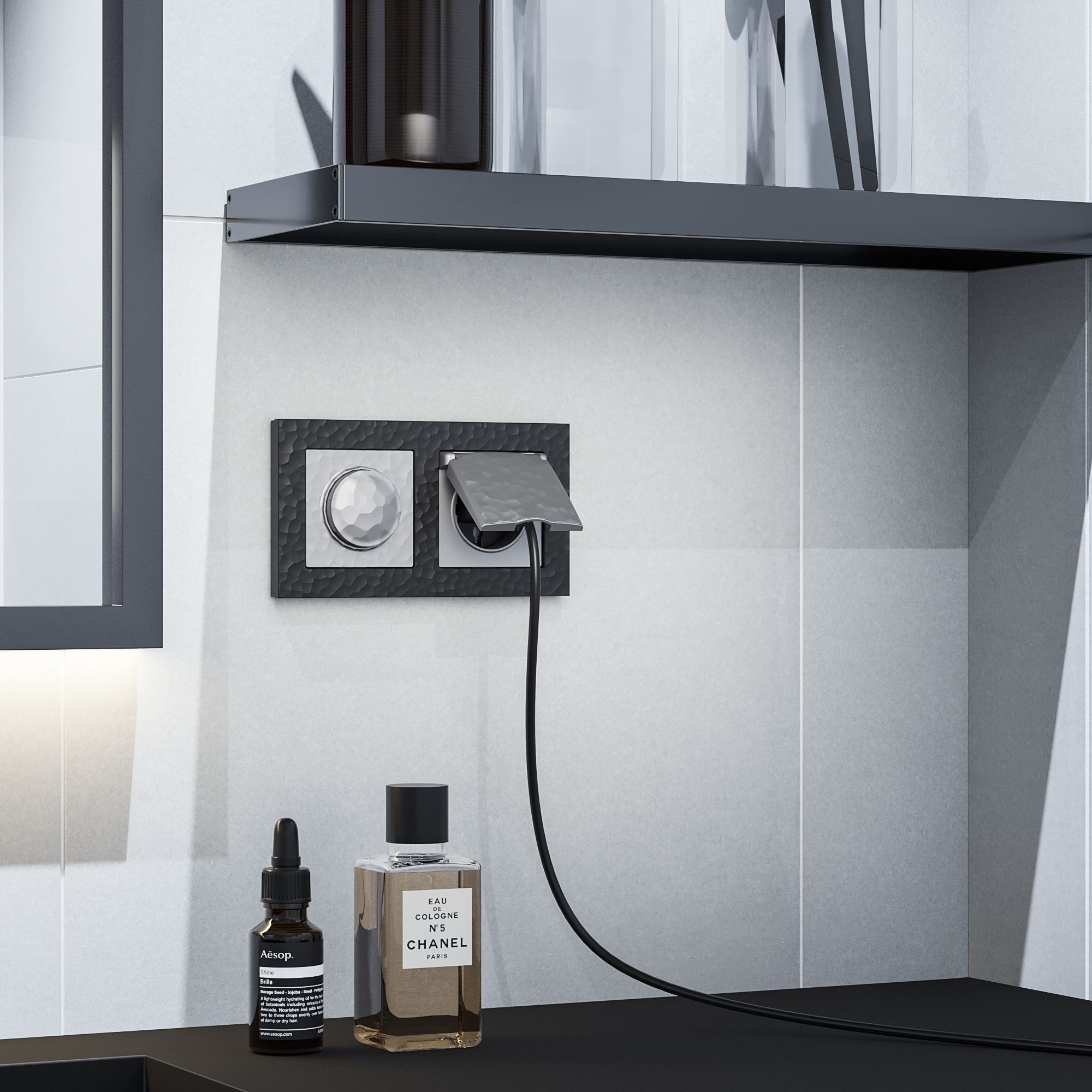 Розетка влагозащ. с зазем. с защит. крышкой и шторками Werkel Hammer (серебряный) / W1271206 / a052077