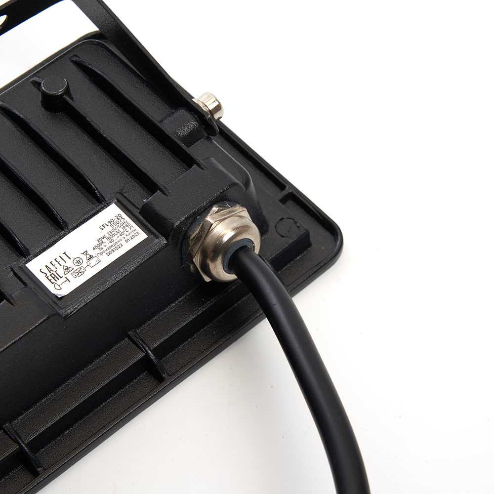 Светодиодный прожектор SAFFIT SFL90-20 IP65 20W 4000K черный