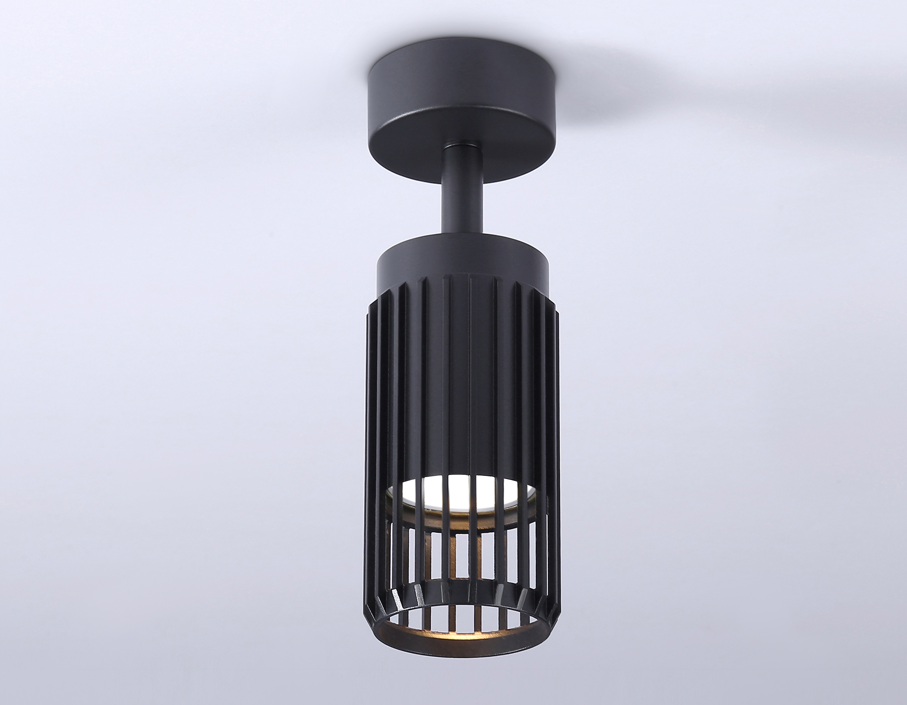 Накладной поворотный спот Ambrella TN51679 BK черный GU10 D60*120 Накладной поворотный спот Ambrella TN51679 BK черный GU10 D60*120