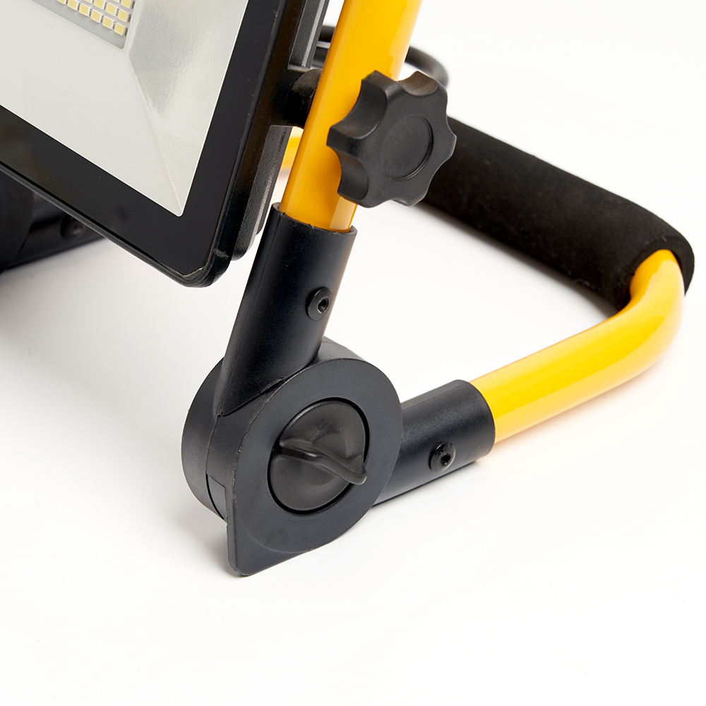 Светодиодный прожектор Feron LL-513 переносной 50W, 6400K, IP65 Светодиодный прожектор Feron LL-513 переносной 50W, 6400K, IP65