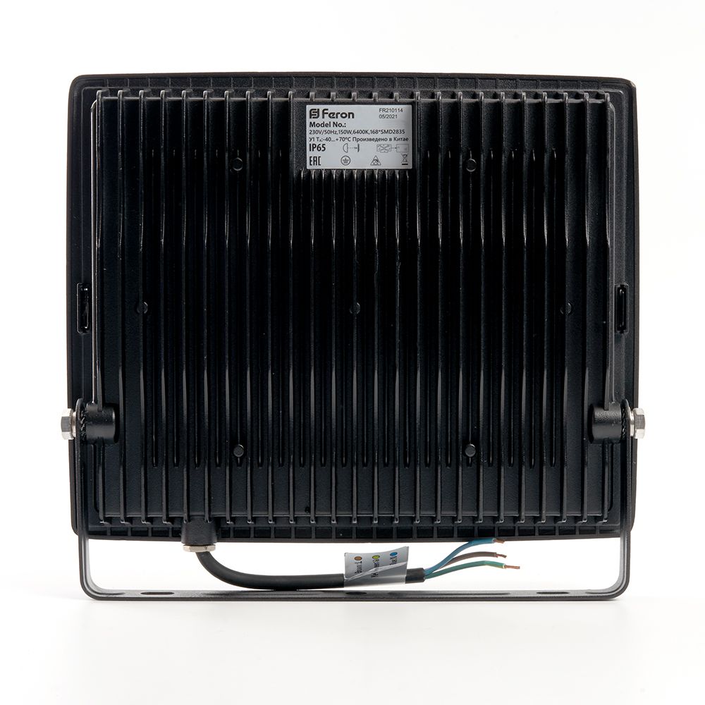 Светодиодный прожектор Feron LL-924 IP65 200W 4000K Светодиодный прожектор Feron LL-924 IP65 200W 4000K