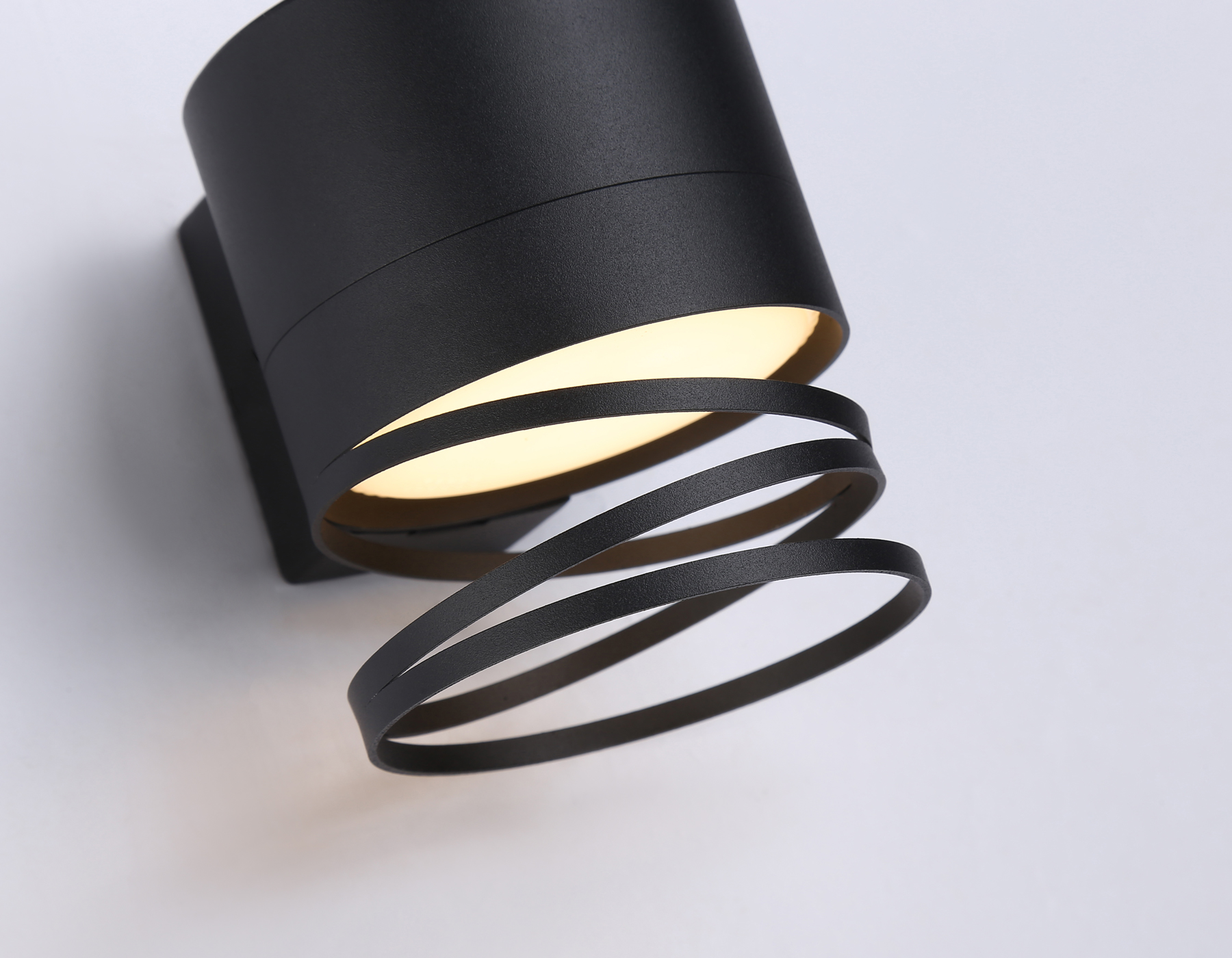 Настенный светильник Ambrella TN71113 BK черный GX53 max 12W 110*82*100