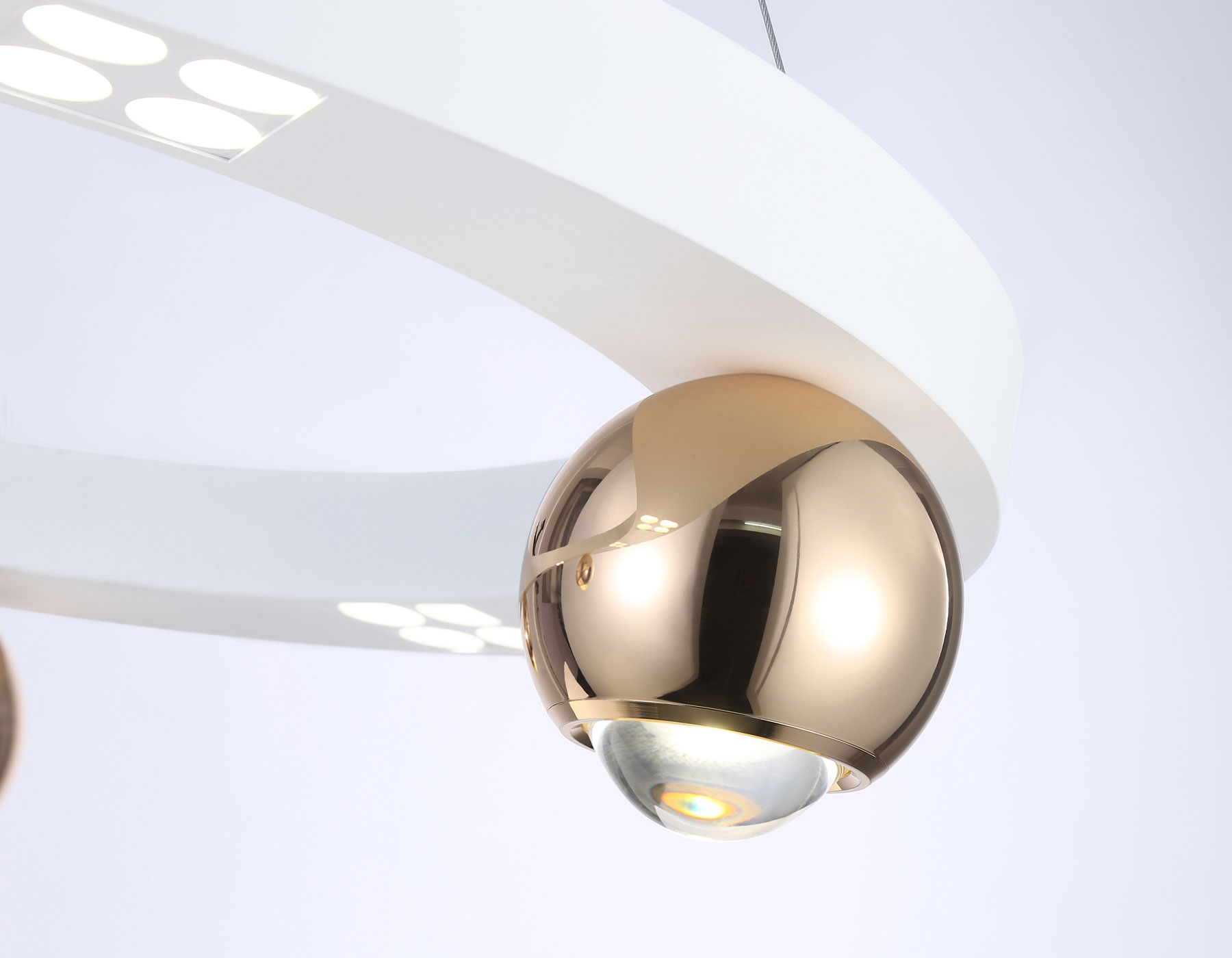 Подвесной светильник Ambrella FL5959 WH/GD белый/золото 4200K 32W D600*1200 (Без ПДУ) Подвесной светильник Ambrella FL5959 WH/GD белый/золото 4200K 32W D600*1200 (Без ПДУ)