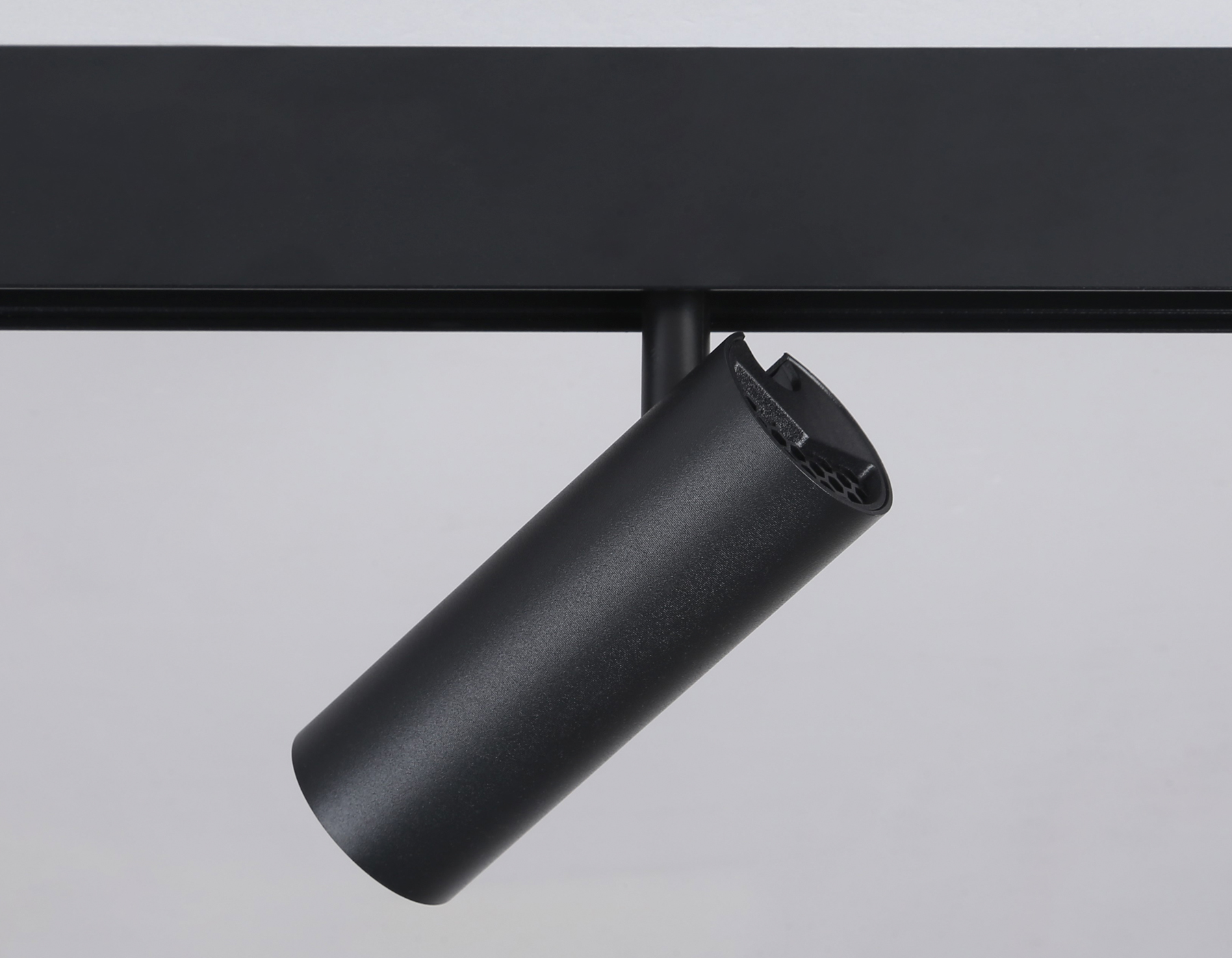 Трековый низковольтный светильник GL3823 BK черный IP20 10W 4200K 48V 24° D47*128