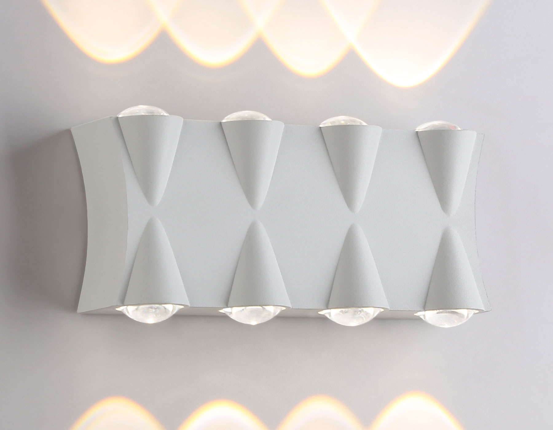 Уличный настенный LED светильник Ambrella ST4490/8 WH белый LED 4200K 8W IP54 190*80*45