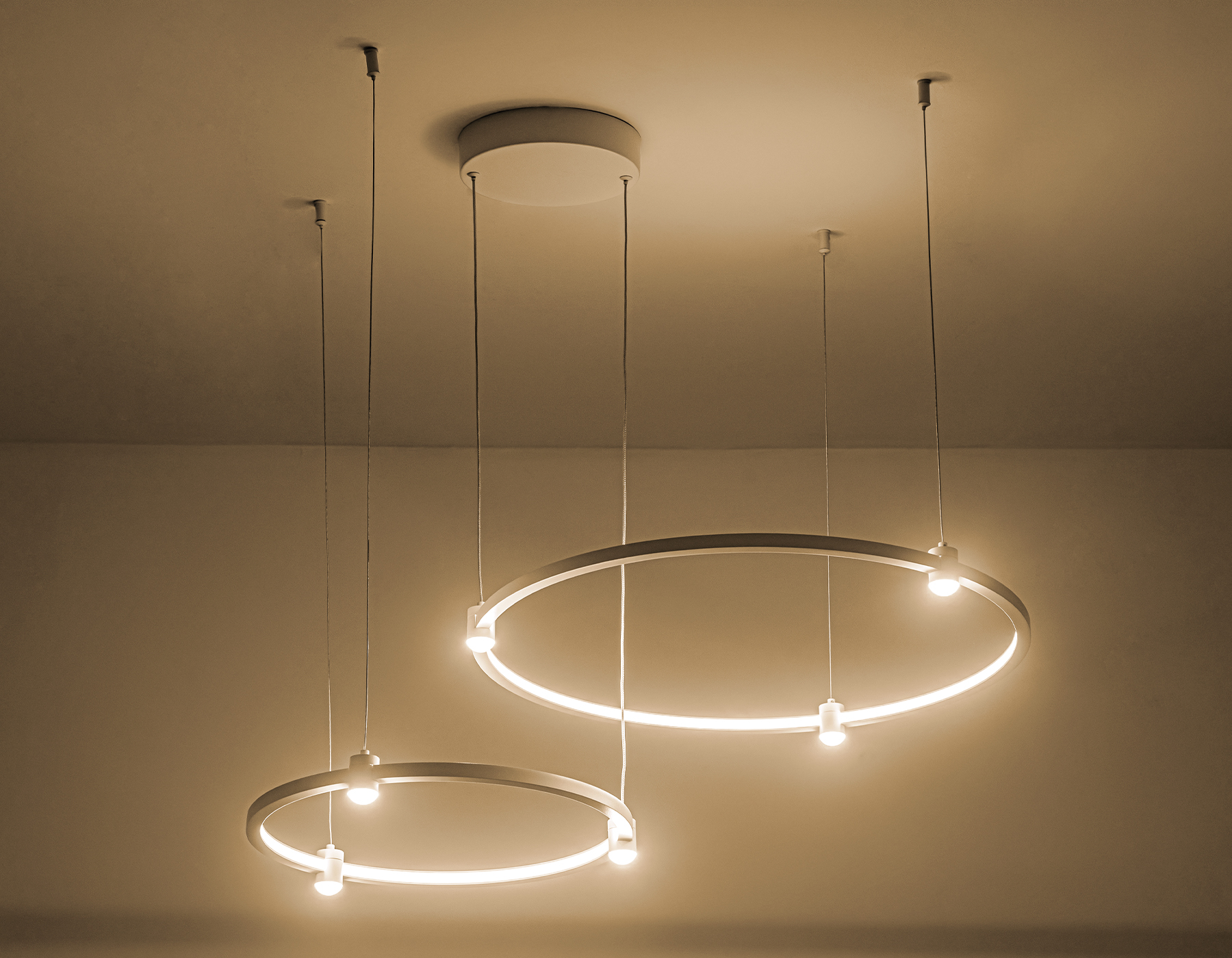 Подвесной LED светильник FL5521/2+6 WH белый 45W 3000K/4200K/6400K D600/400*1300 (без ПДУ) Подвесной LED светильник FL5521/2+6 WH белый 45W 3000K/4200K/6400K D600/400*1300 (без ПДУ)