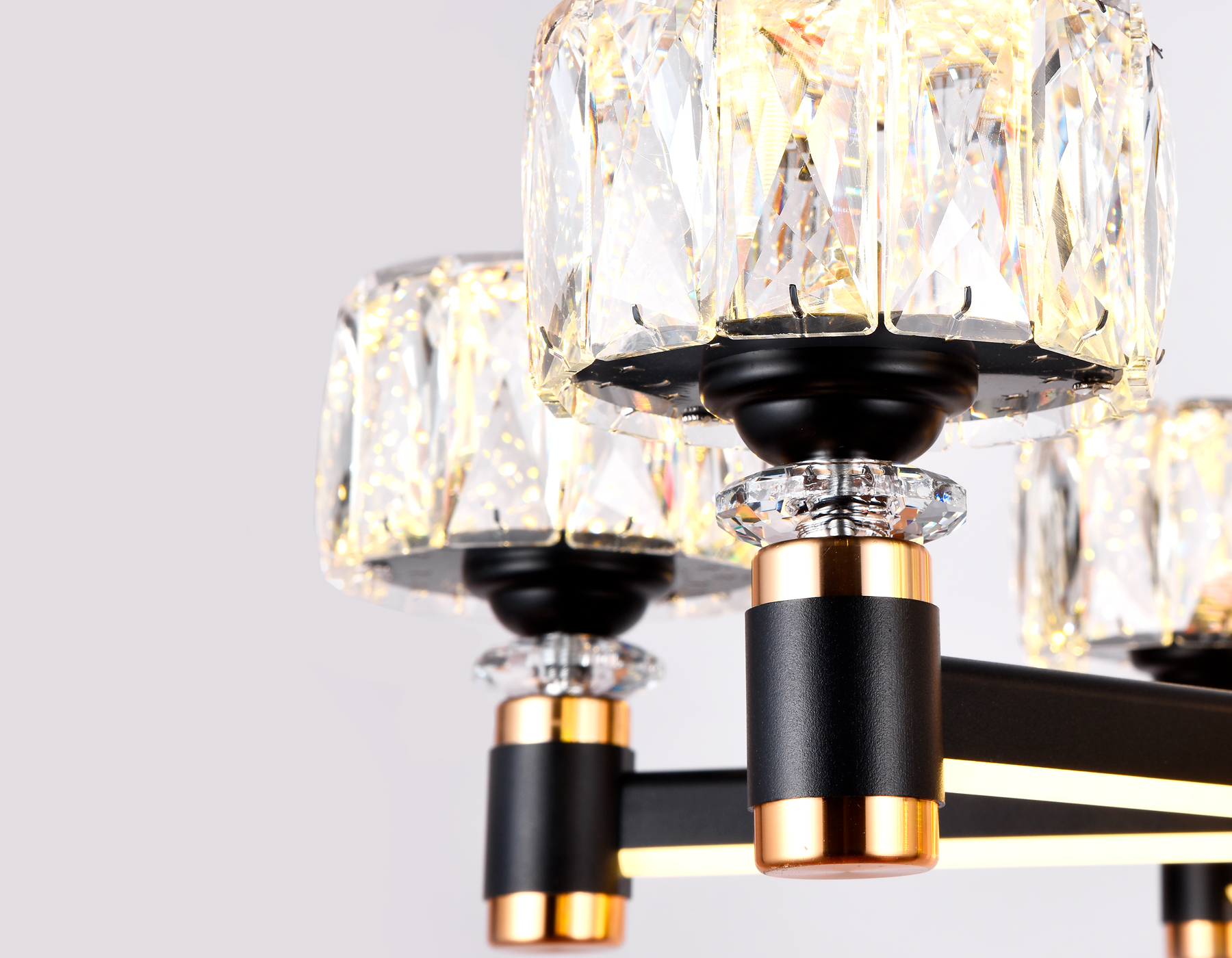 Подвесная светодиодная люстра Ambrella TR4516/6 BK/GD черный/золото 120W D730*370 (Без ПДУ)