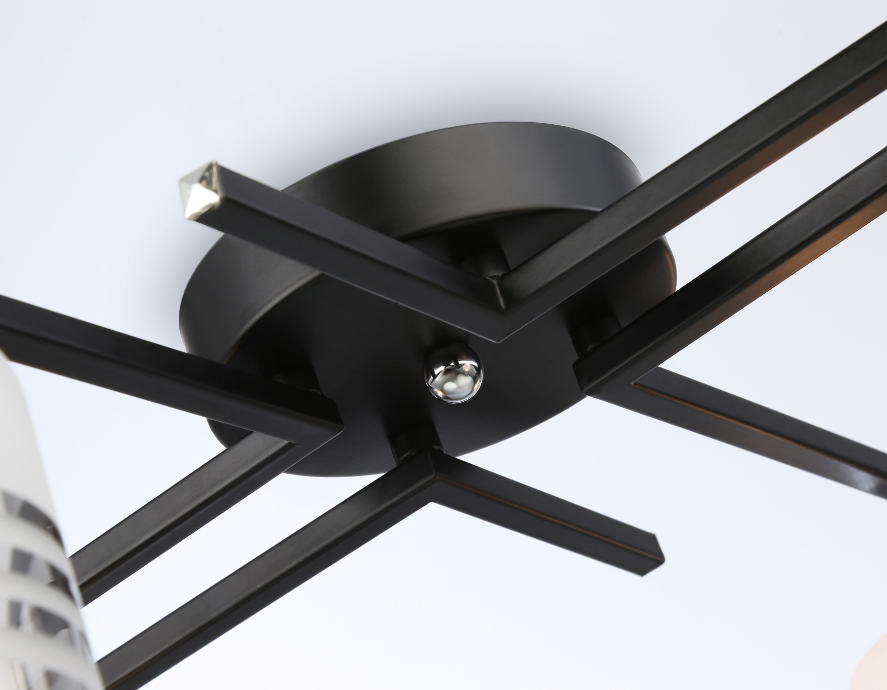 Потолочный светильник TR303212/4 BK/CH/SM/FR черный/хром/дымчатый/белый матовый E27*4 max 60W D515*200