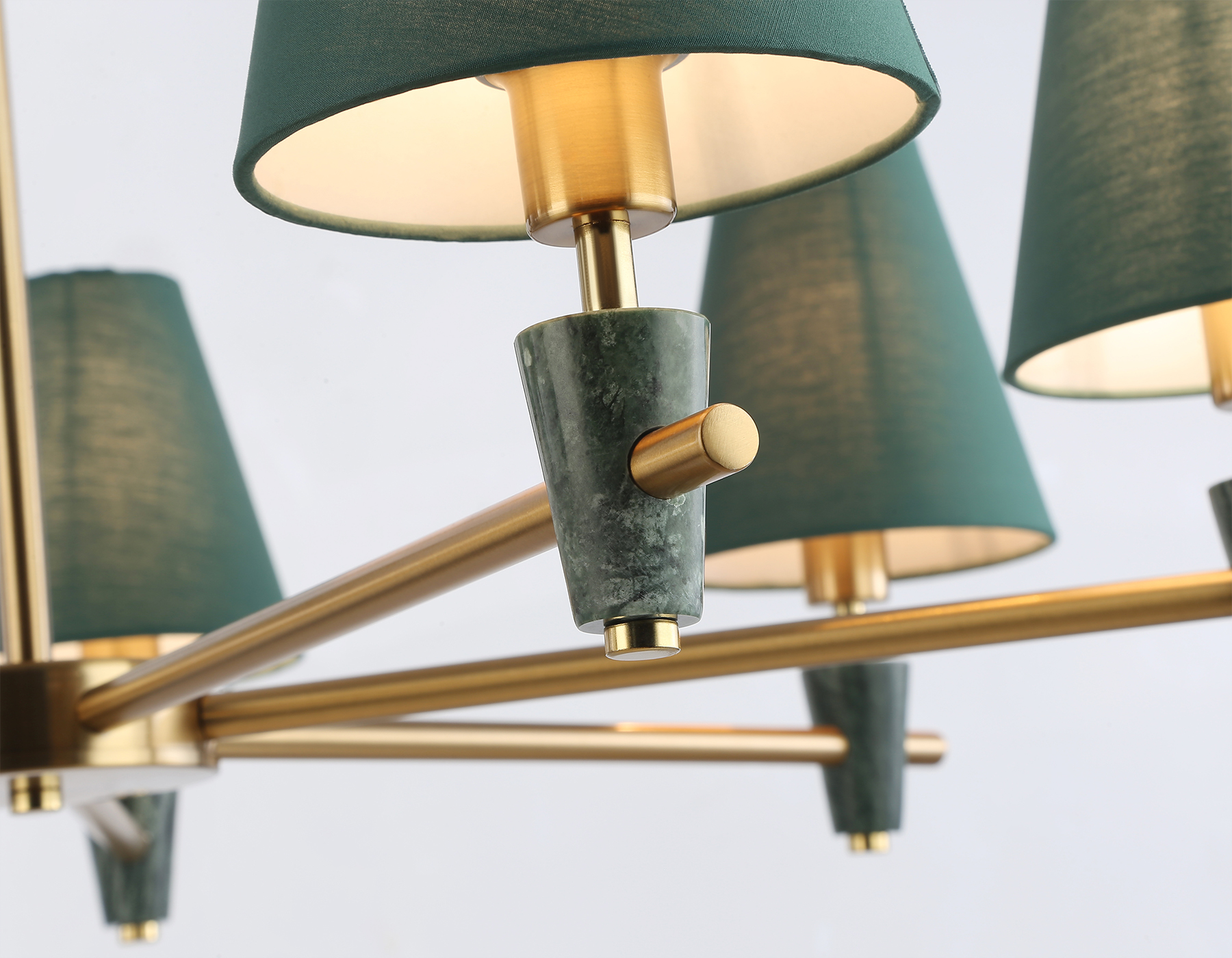 LH75053/7 BS/GN латунь/зеленый E14*7 max 40W D840*580