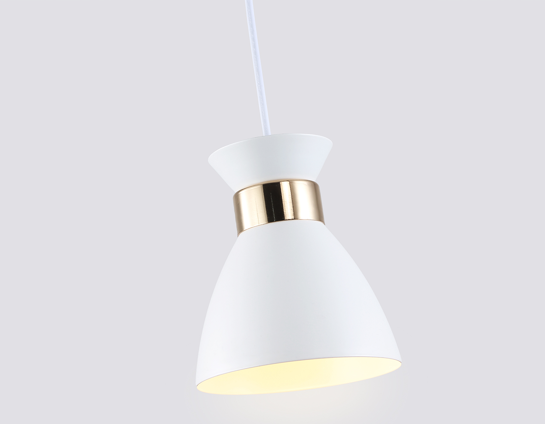 TR8465 WH/FGD белый/золото E27 max 60W D130*1000 TR8465 WH/FGD белый/золото E27 max 60W D130*1000