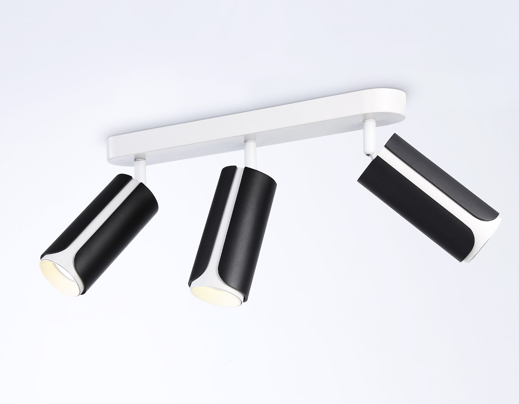 Настенно-потолочный поворотный спот Ambrella TN51605/3 BK/WH черный/белый GU10/3 380*60*195