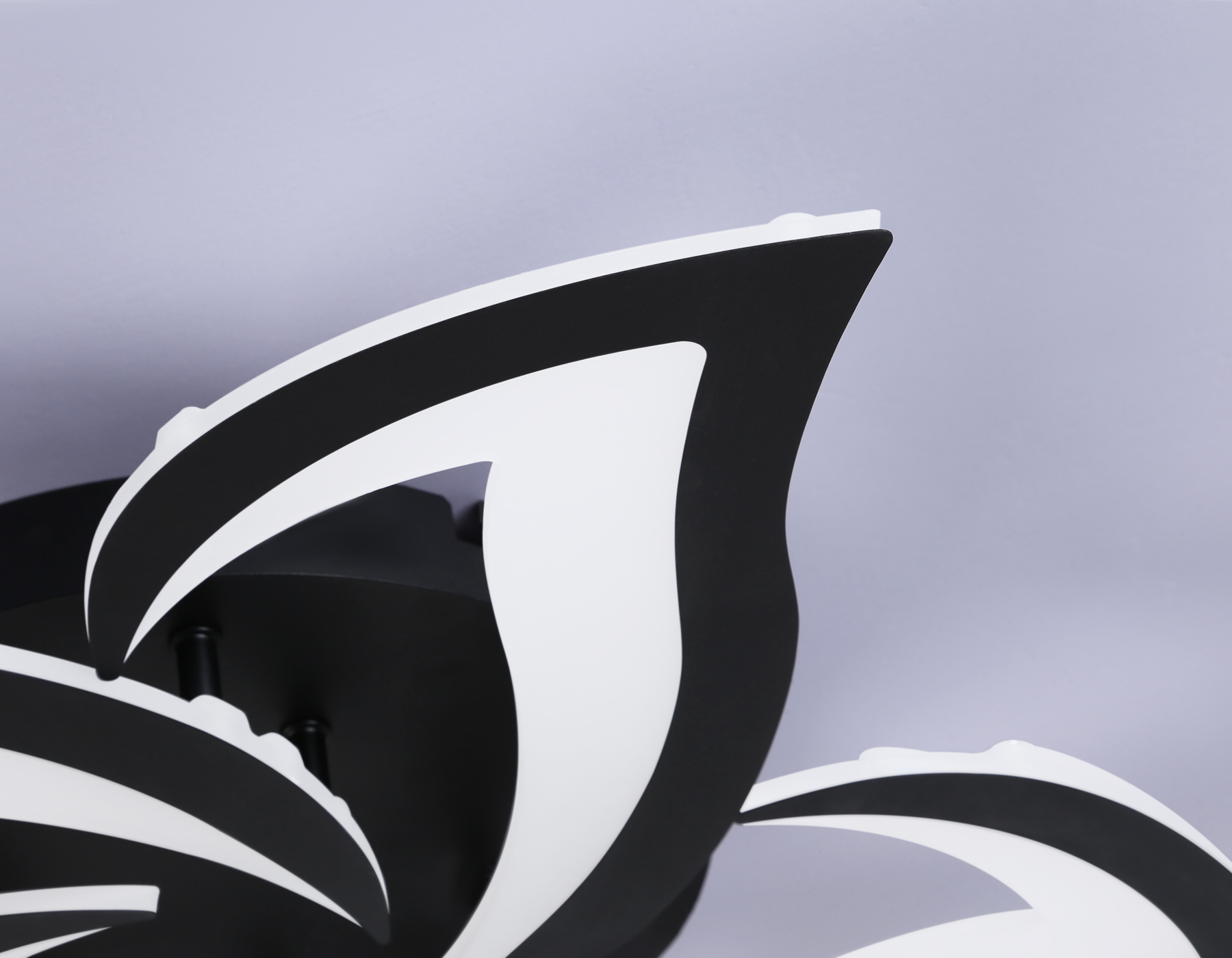 Подвесной светильник FA4472/5 BK белый 56W 3000K/4200K/6400K D640*80 (ПДУ ИК)