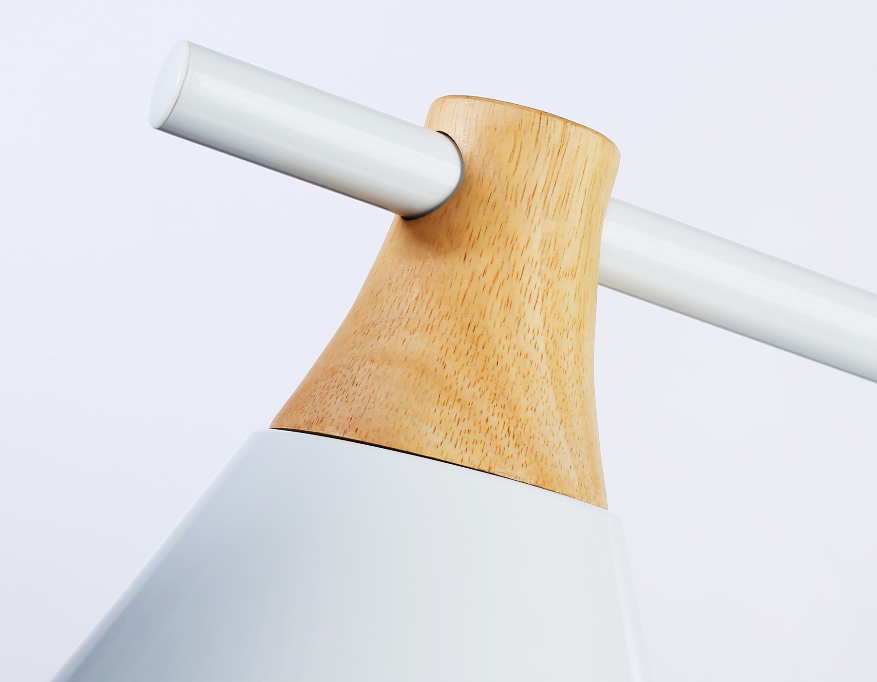 Подвесной светильник TR8196/3 WH/LW белый/светлое дерево E27*3 max 40W 880*200*1010