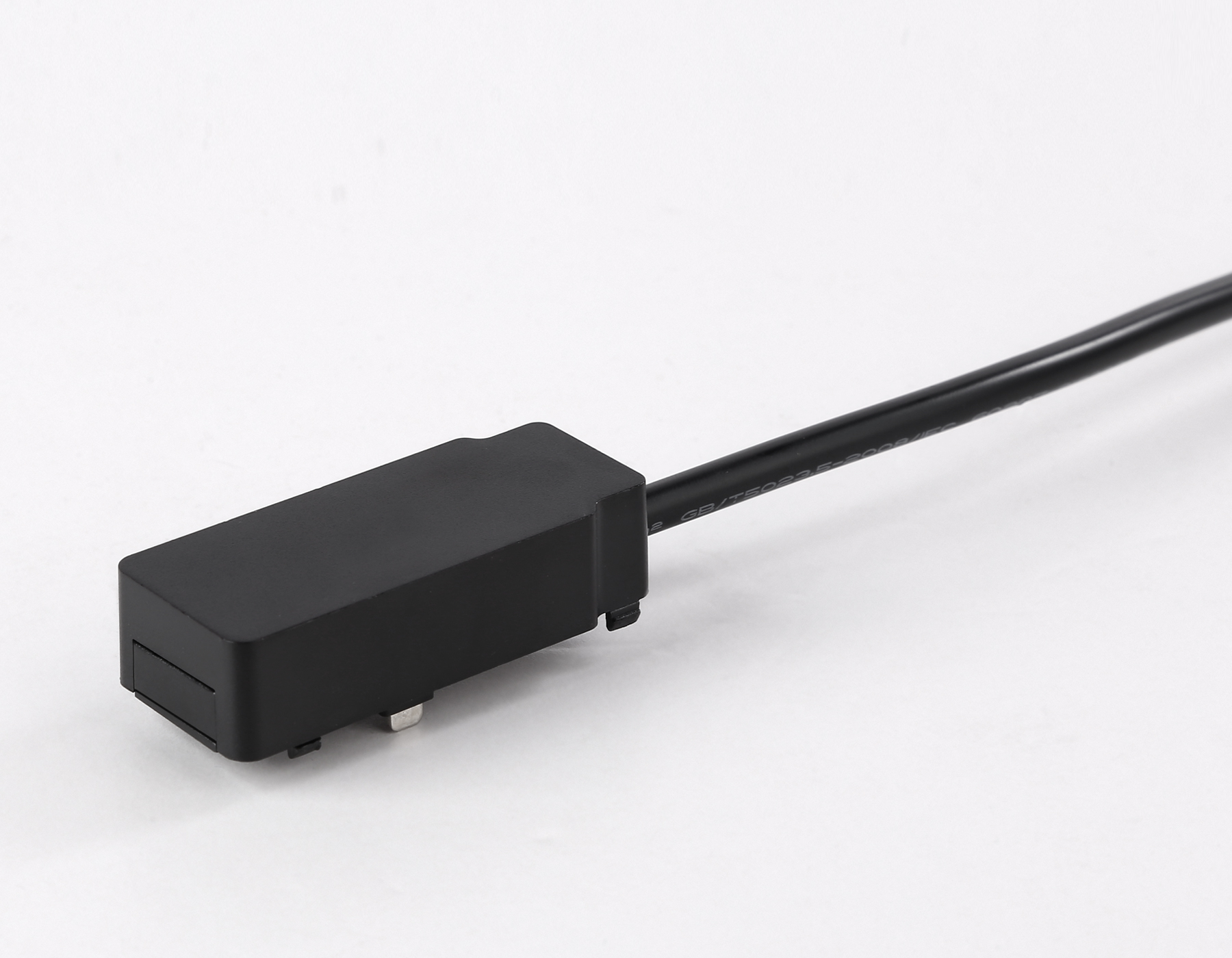 GV1262 BK черный ввод питания для шинопровода IP20 48V 60*26*16 GV1262 BK черный ввод питания для шинопровода IP20 48V 60*26*16