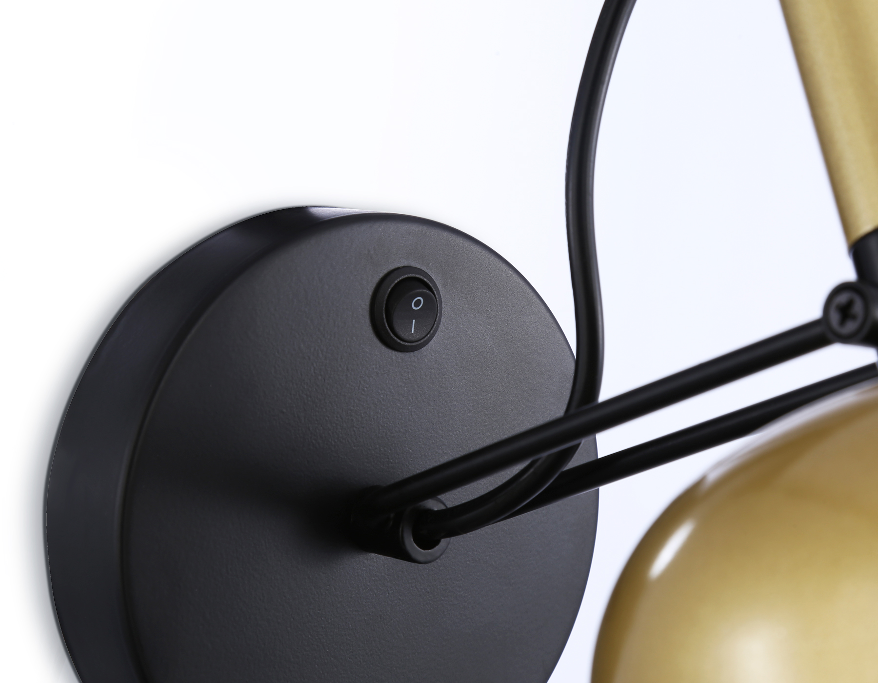 Спот накладной Ambrella TR97102 GD/BK золото/черный E27 max 40W D130*223*273