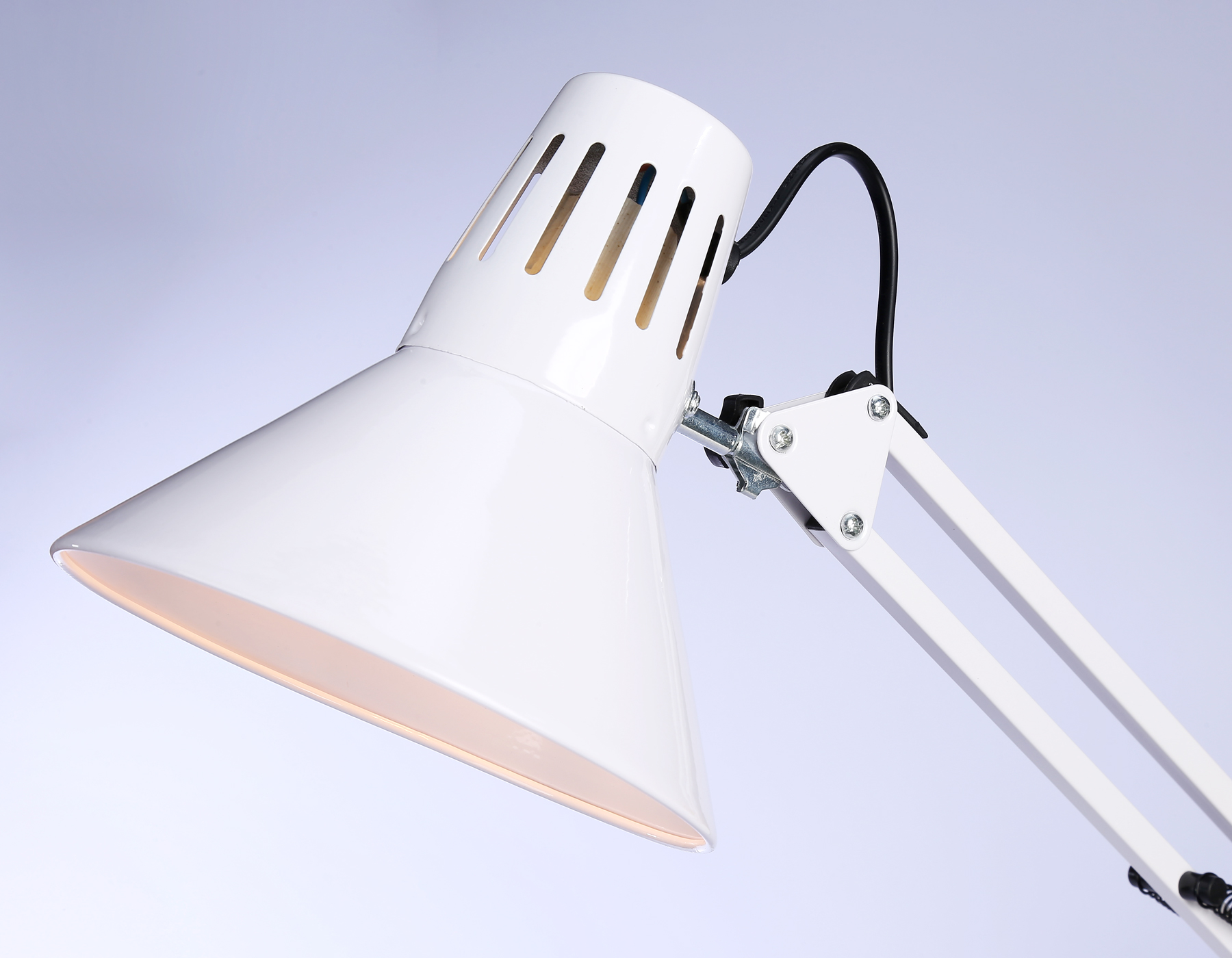 Настольная лампа Ambrella DE7719 WH белый E27 max 40W