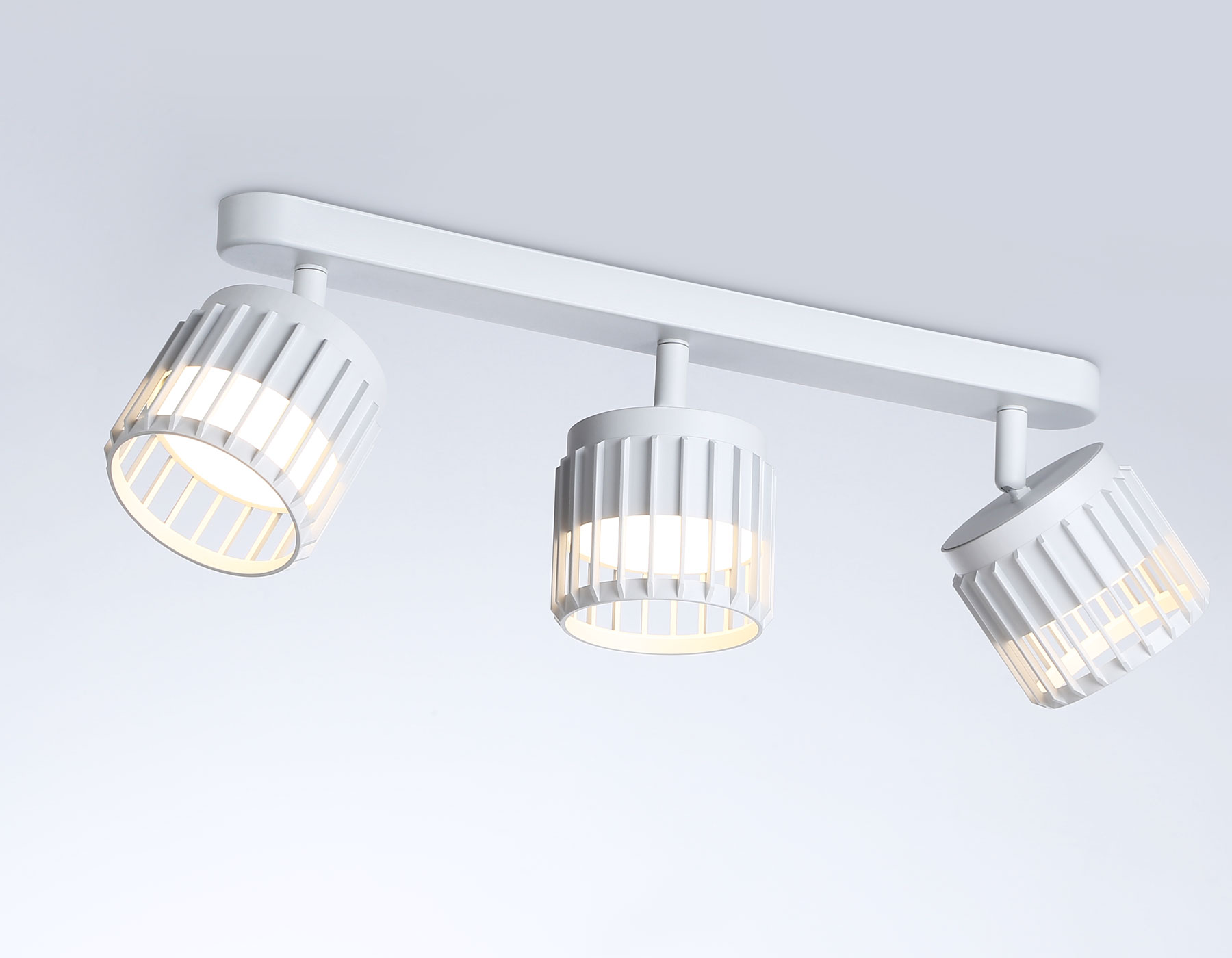 Накладной поворотный спот Ambrella TN71166/3 WH белый GX53/3 400*100*125