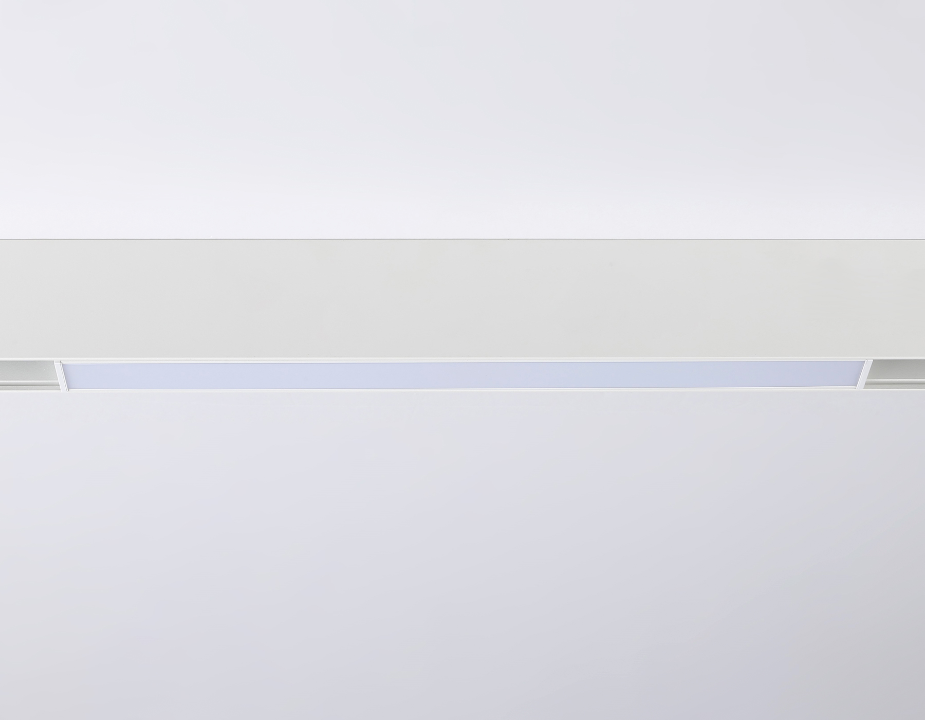 Трековый низковольтный светильник GL4001 WH белый IP20 12W 4200K 48V 300*22*45