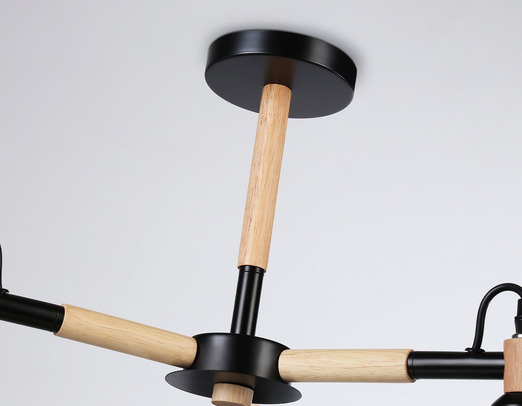 TR82206/3 BK/LW черный/светлое дерево E27/3 max 40W D560*430