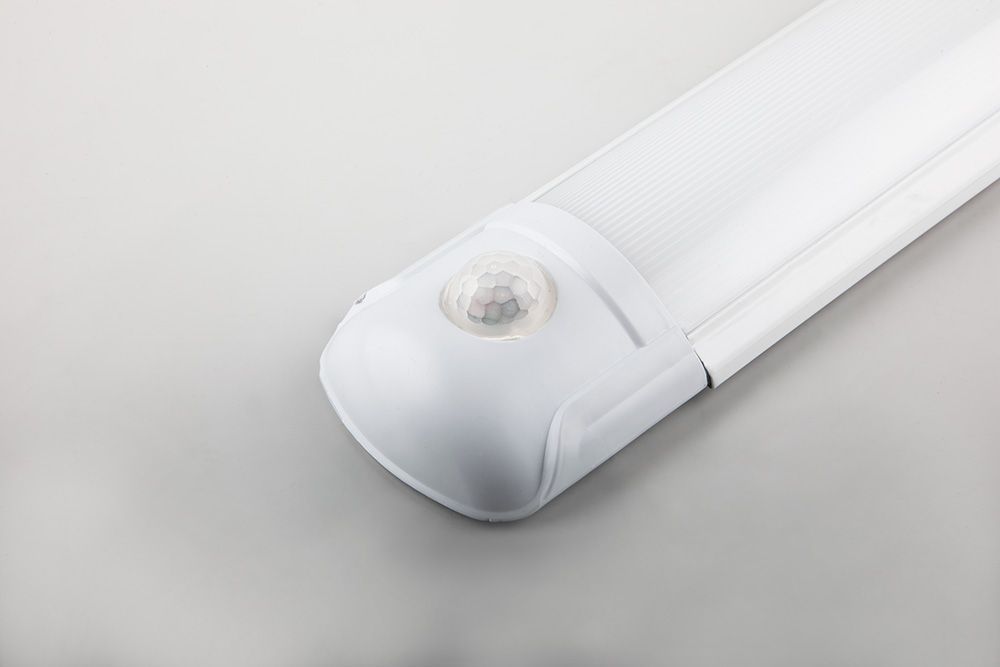 Светильник светодиодный линейный с ИК-датчиком Feron AL5059 IP20 32W 6500K  1192*75*34мм