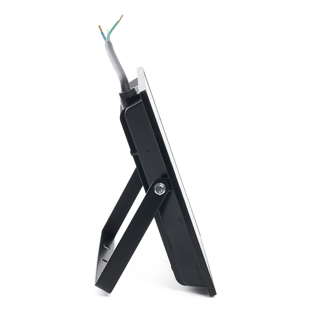 Светодиодный прожектор SAFFIT SFL90-100 IP65 100W 4000K черный