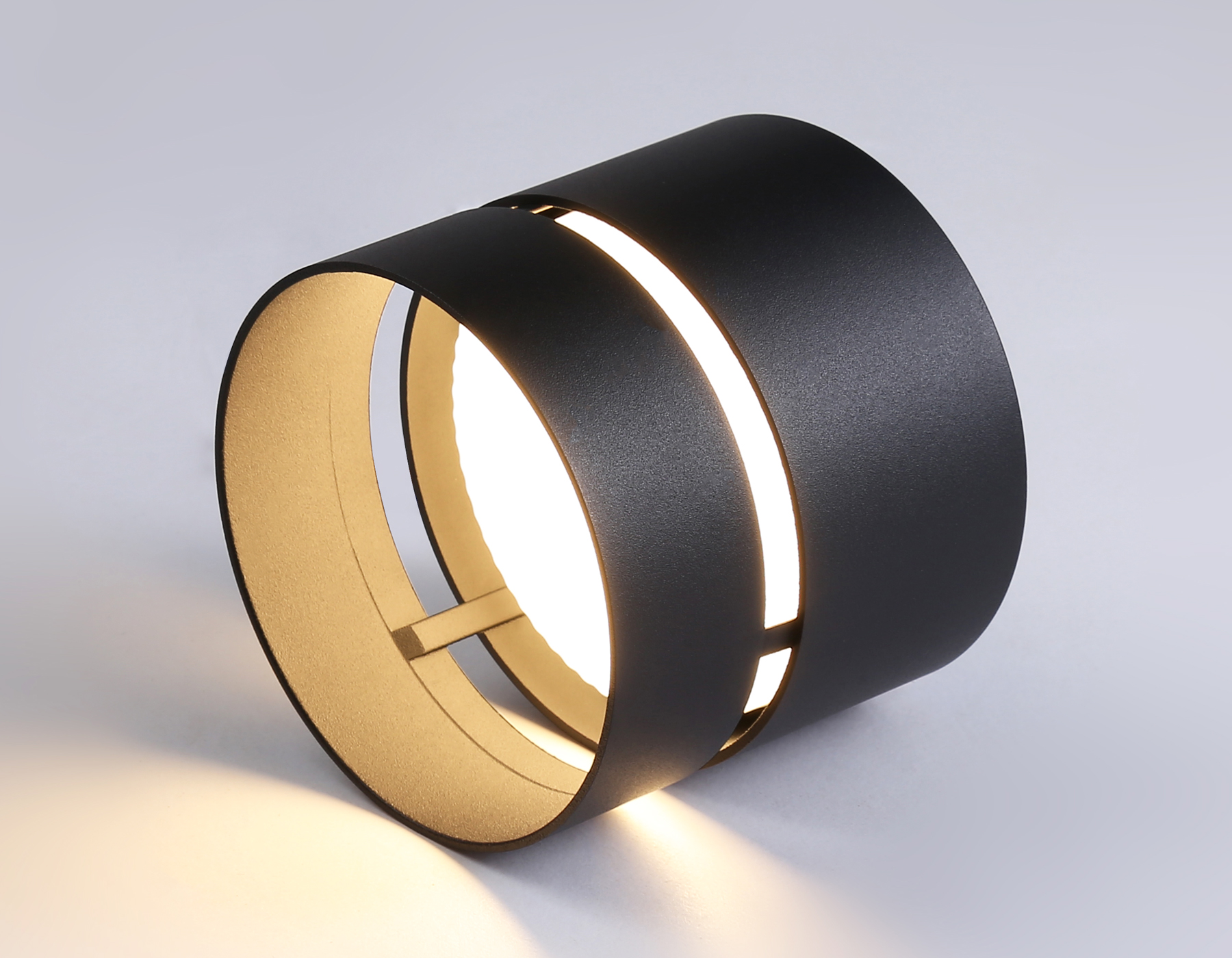 Накладной спот Ambrella TN71052 BK черный GX53 max 12W D85*75