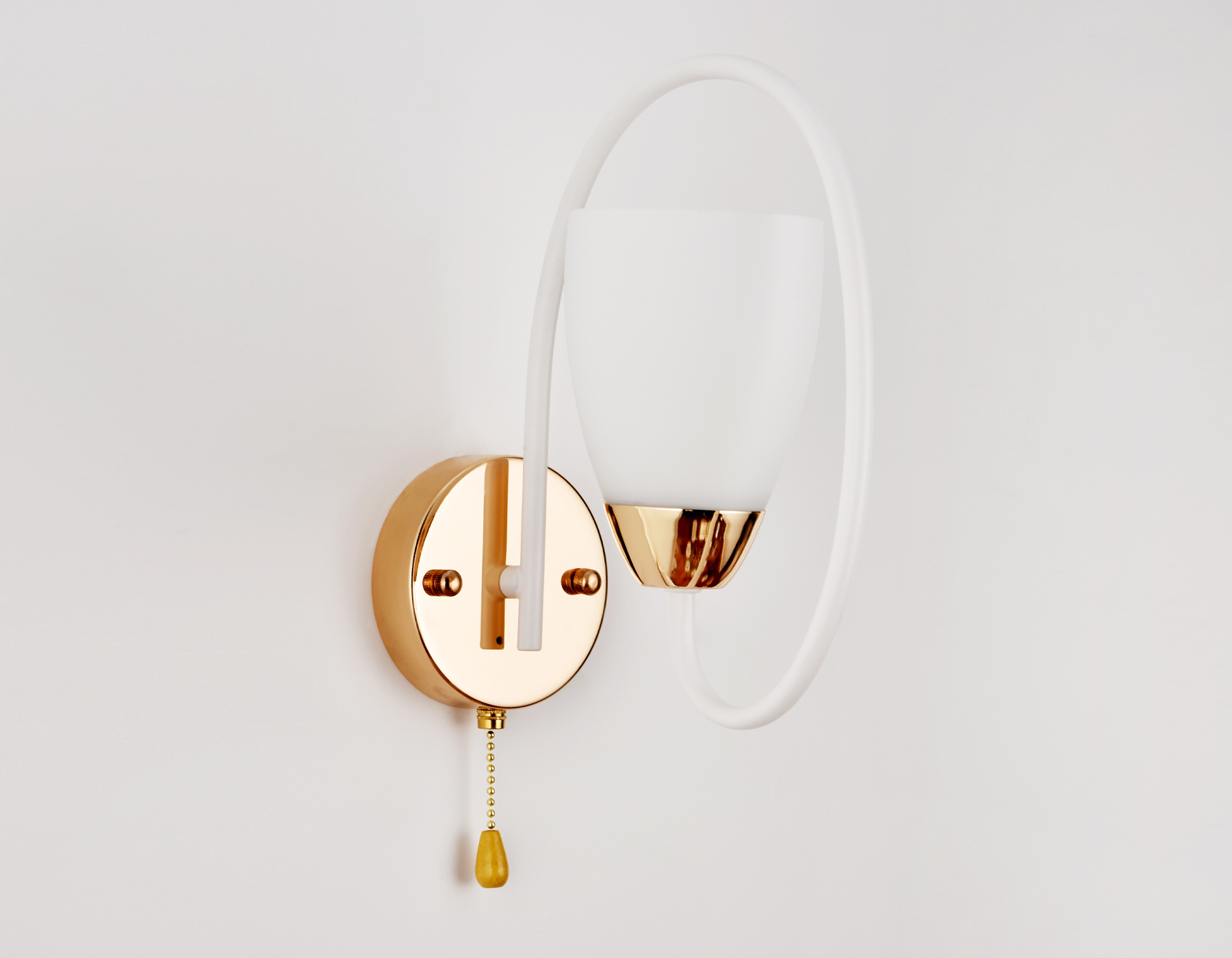 Настенный светильник Ambrella с выключателем TR3133 белый/золото E27 max 40W 320*100*230