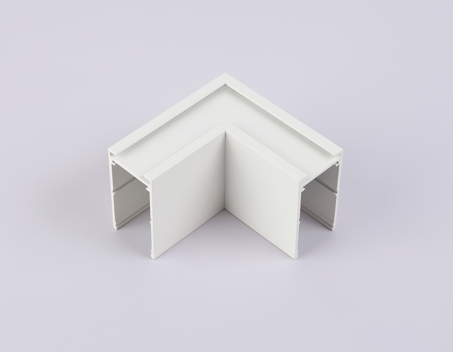 GL1031 WH белый коннектор угловой для накладного шинопровода Magnetic 220V 80*80*52