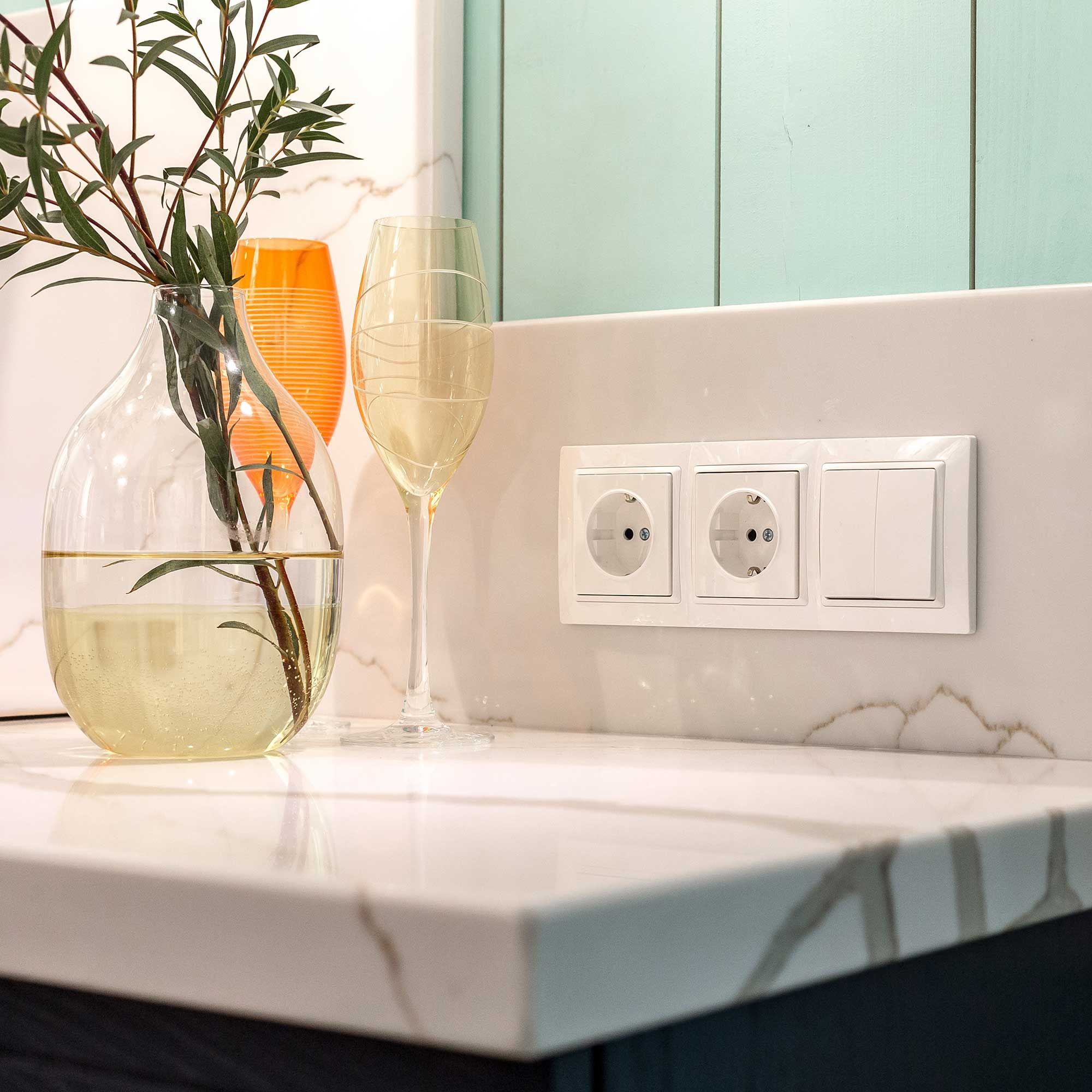 Рамка WERKEL Snabb на 3 поста (белый, basic) WL03-Frame-03 / W0032001 / a036627