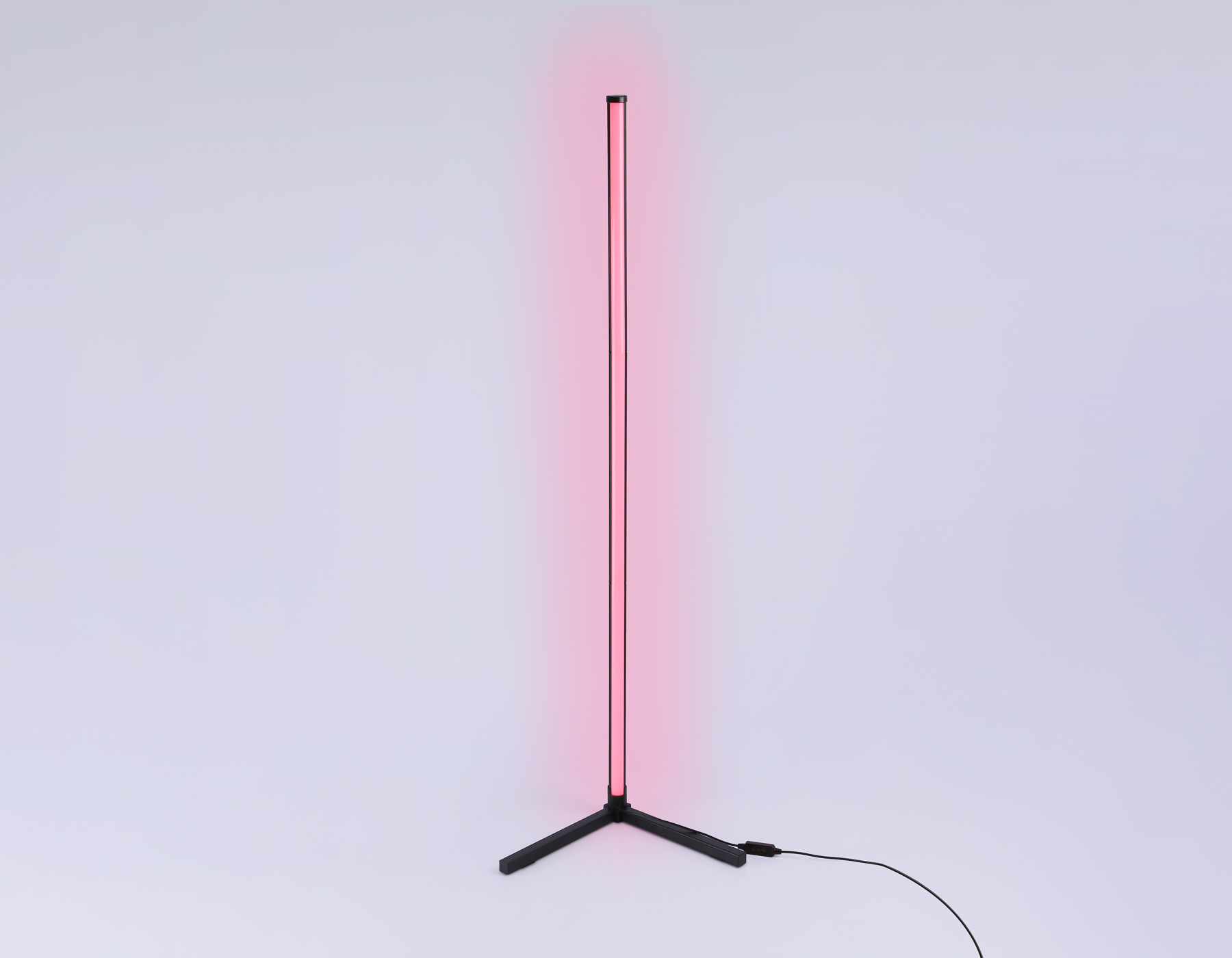 FL8022 BK черный LED 15W RGB D32*1250 (ПДУ РАДИО 2.4G)