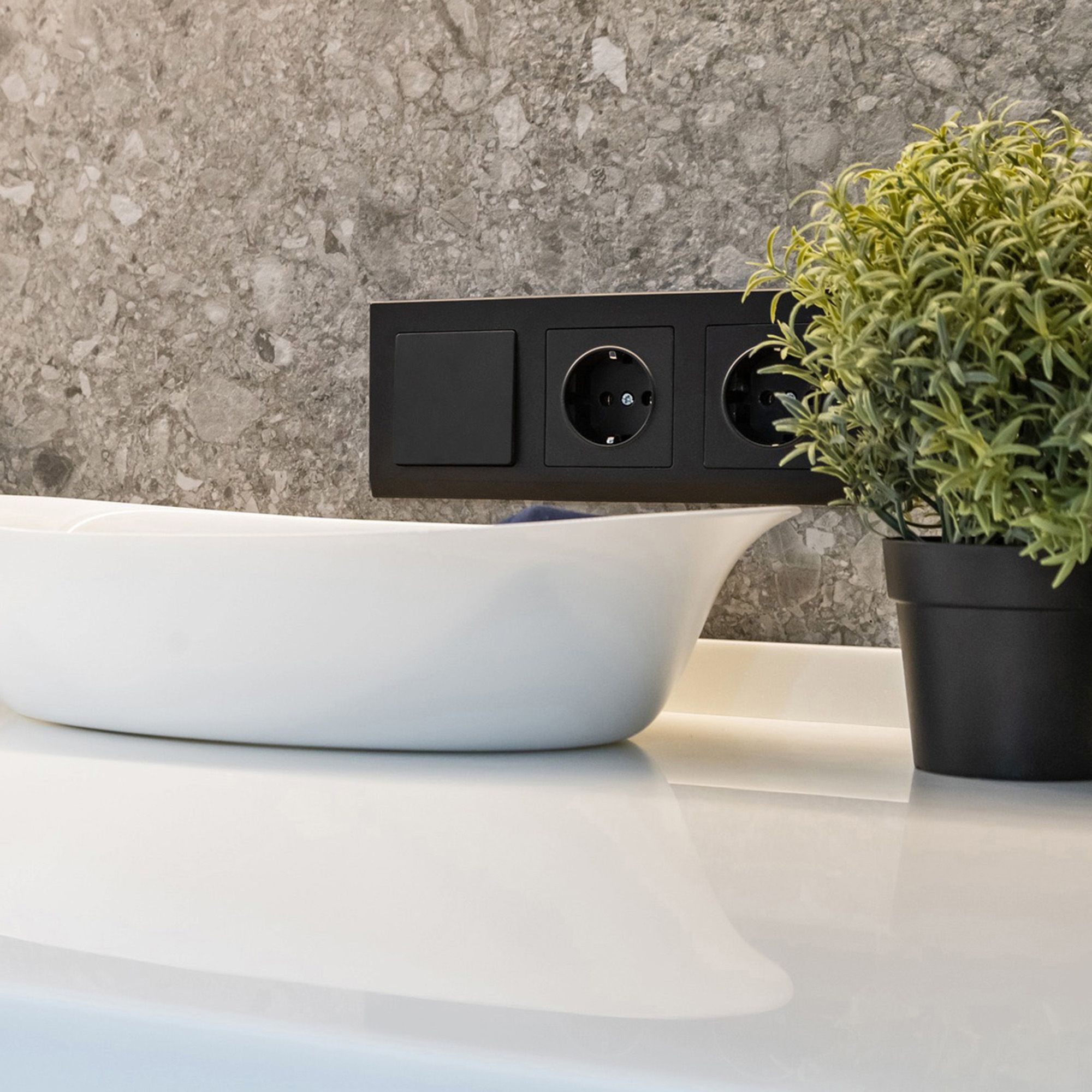 Рамка WERKEL Stark на 3 поста (черный) WL04-Frame-03-black / W0031808 / a029216