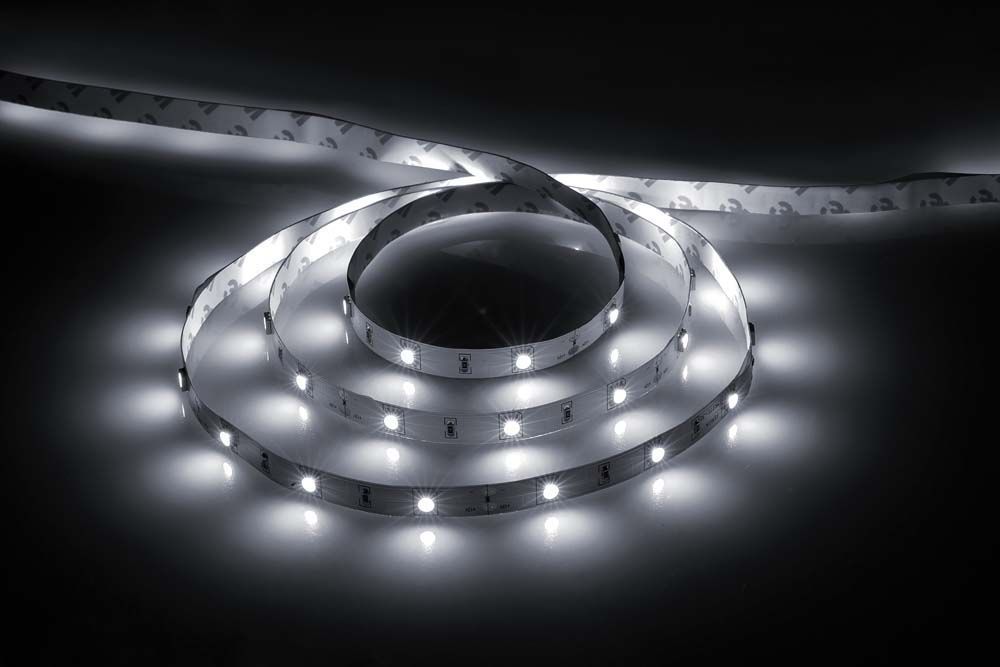 Cветодиодная LED лента Feron LS606, 30SMD(5050)/м 7.2Вт/м  5м IP20 12V 6500K Cветодиодная LED лента Feron LS606, 30SMD(5050)/м 7.2Вт/м  5м IP20 12V 6500K