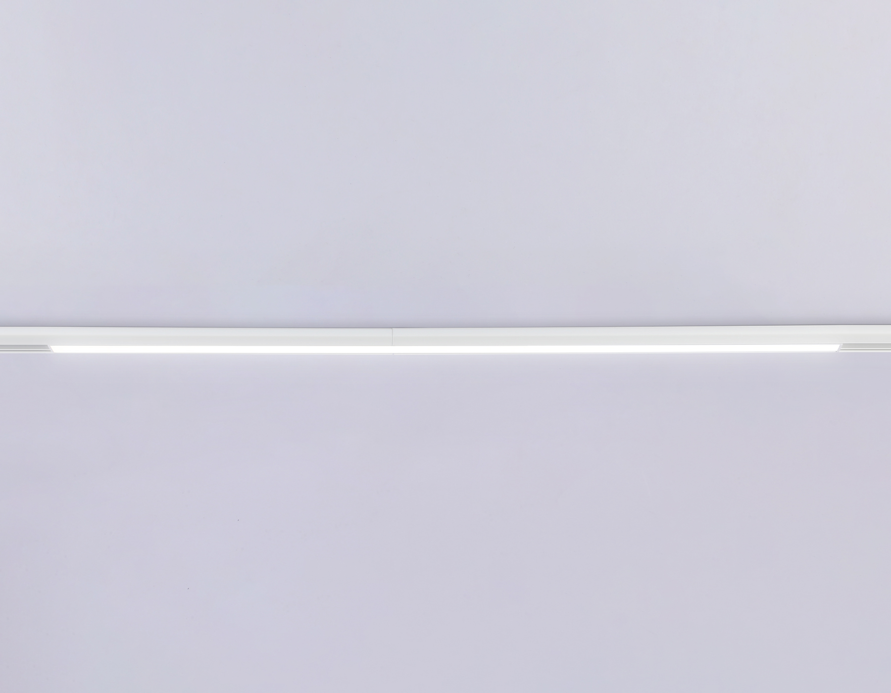 Светильник трековый Ambrella Magnetic GL4012 WH белый IP20 36W 4200K 48V 900*22*45