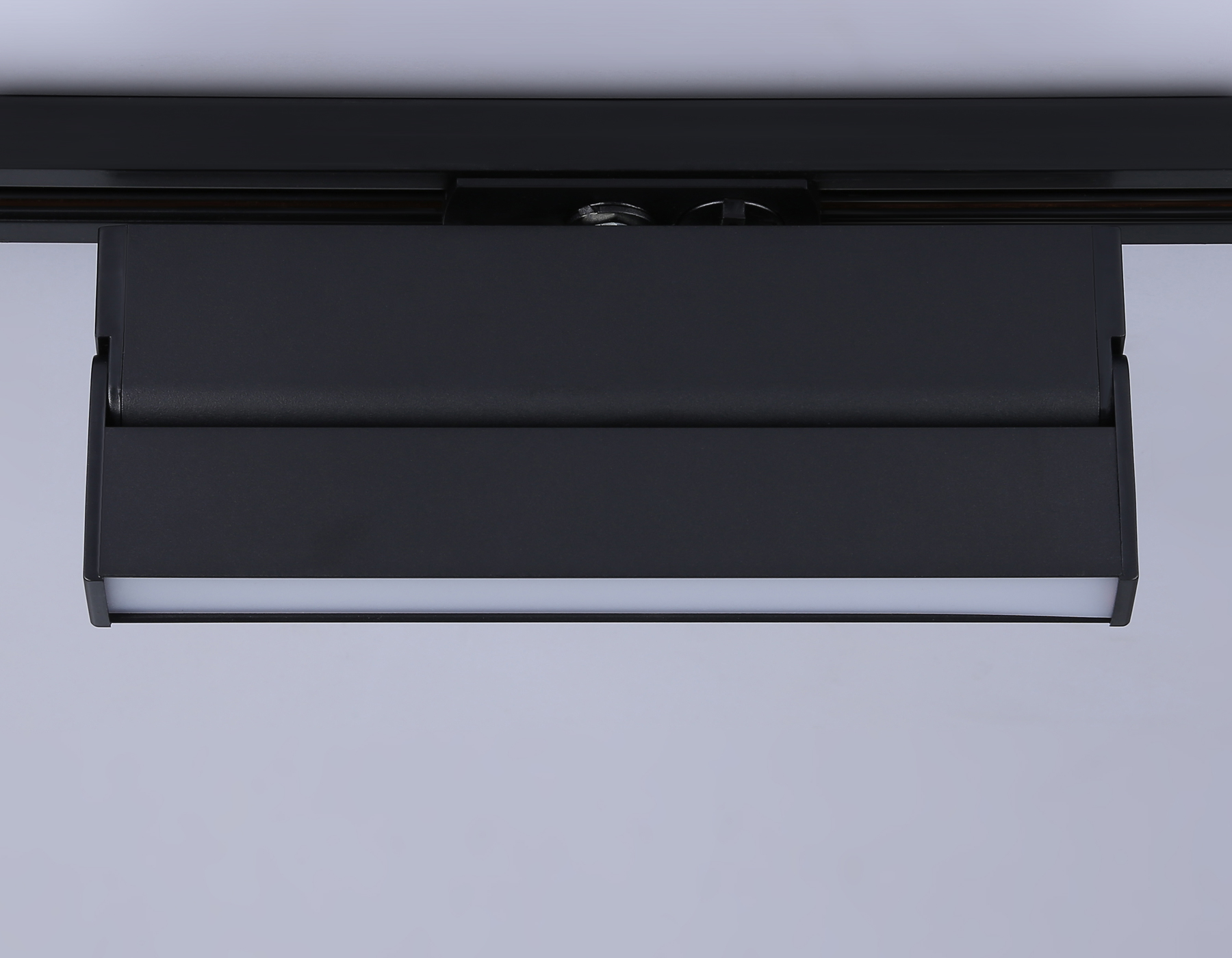 GL6808 BK черный LED 12W 4200K 230*22*87