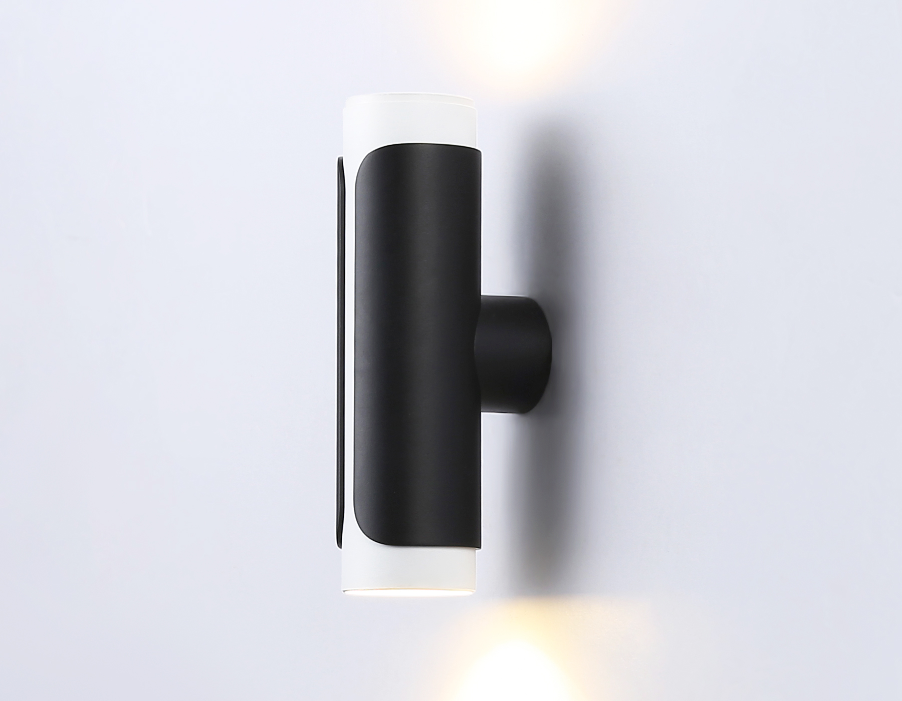 Настенный светильник Ambrella TN51617/2 BK/WH черный/белый GU10/2 D58*195*82